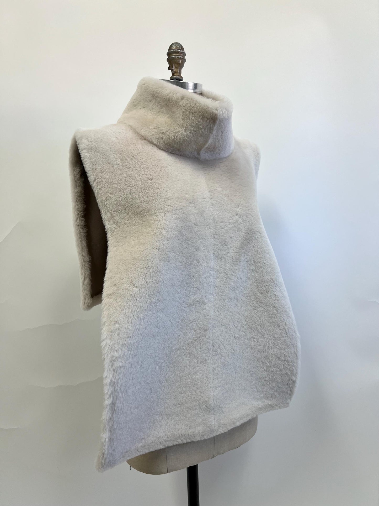 Turtleneck warmer Gray Shearling Poncho Shawl: Alongside with Cuffs.