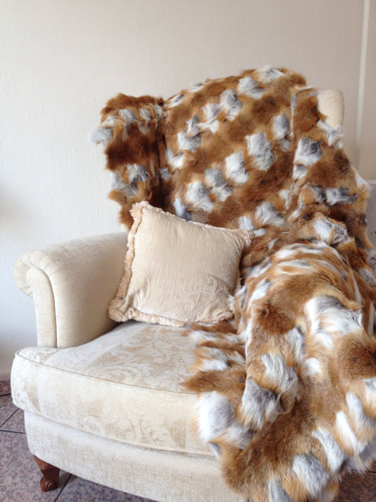 Handmade Red Canadian Fox Fur Throw Blanket: Decorative Fur Bedding (85x225 cm)
