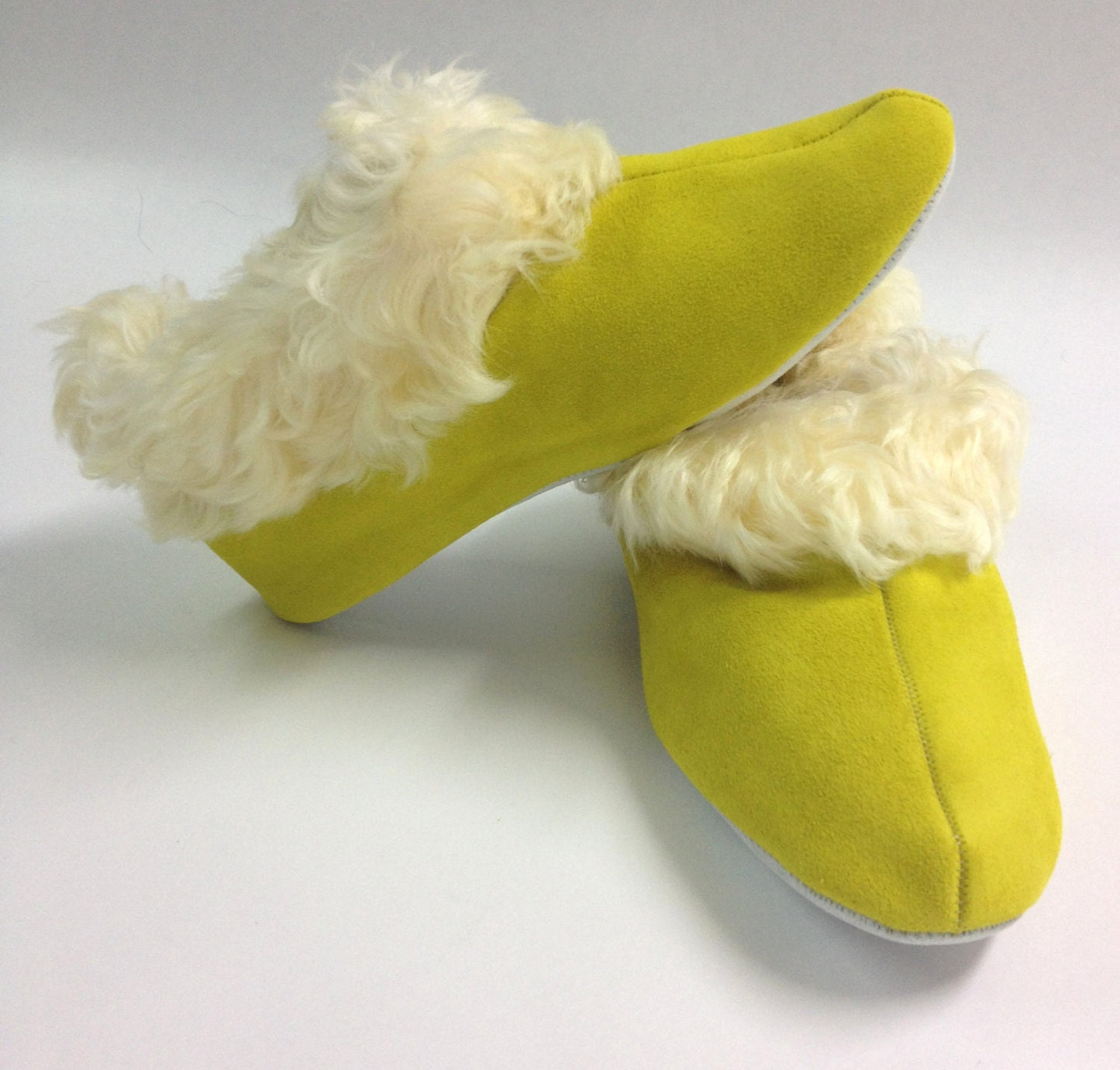 Genuine Shearling Slippers: Suede Leather & Toscana Fur Trim