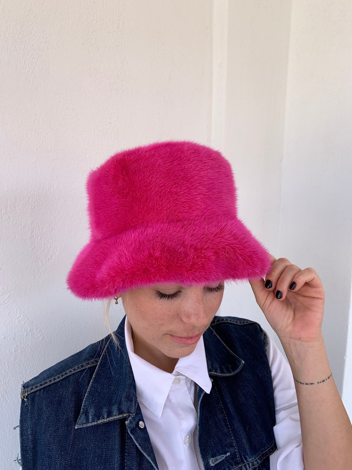 Fuchsia Mink Fur Bucket Hat: Luxury Head Warmer