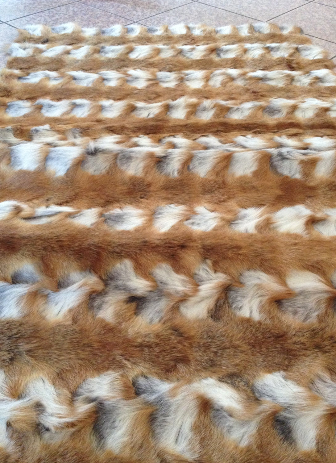 Handmade Red Canadian Fox Fur Throw Blanket: Decorative Fur Bedding (85x225 cm)