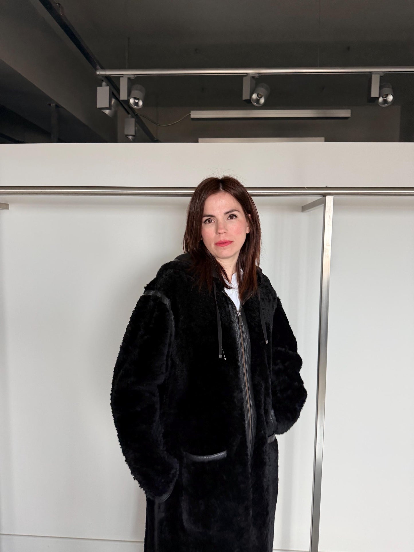 Handmade hooded merino shearling . Black leather sheepskin coat: Super warm and soft Sheepskin stroller wit zip closure.