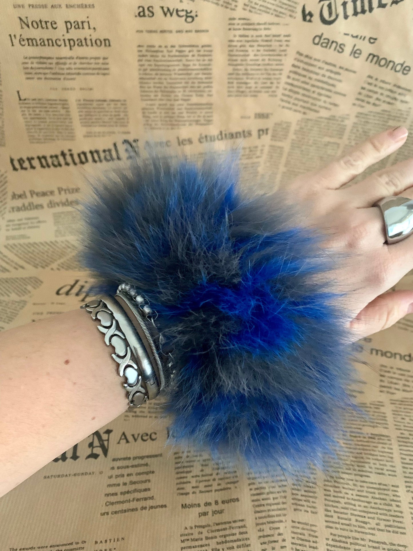 Real Fox Fur Scrunchie: Two-Tone Hair Accessory or Coat Cuff