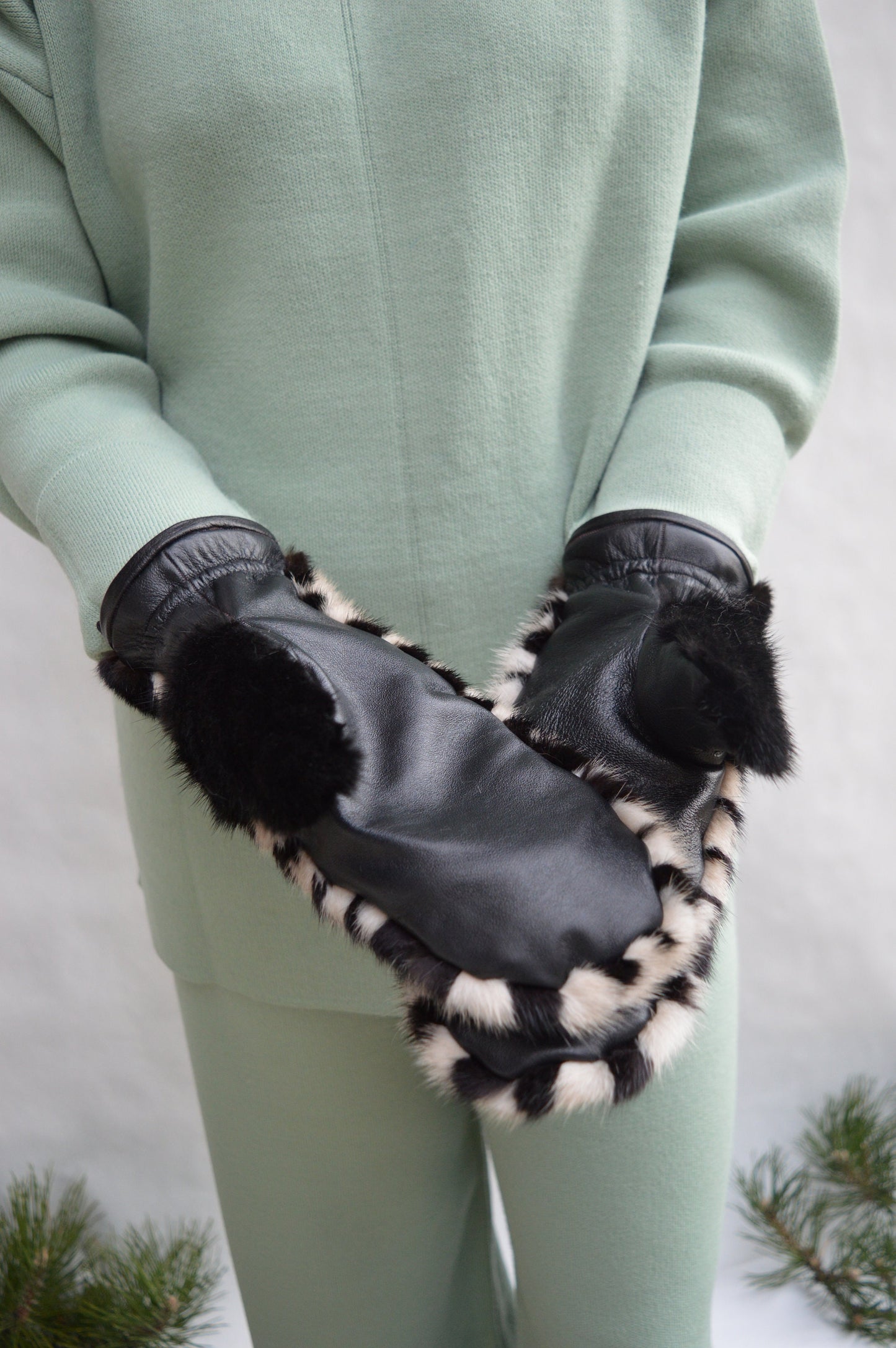 Chess Mink Fur Mittens: Nappa Leather Adjustable String