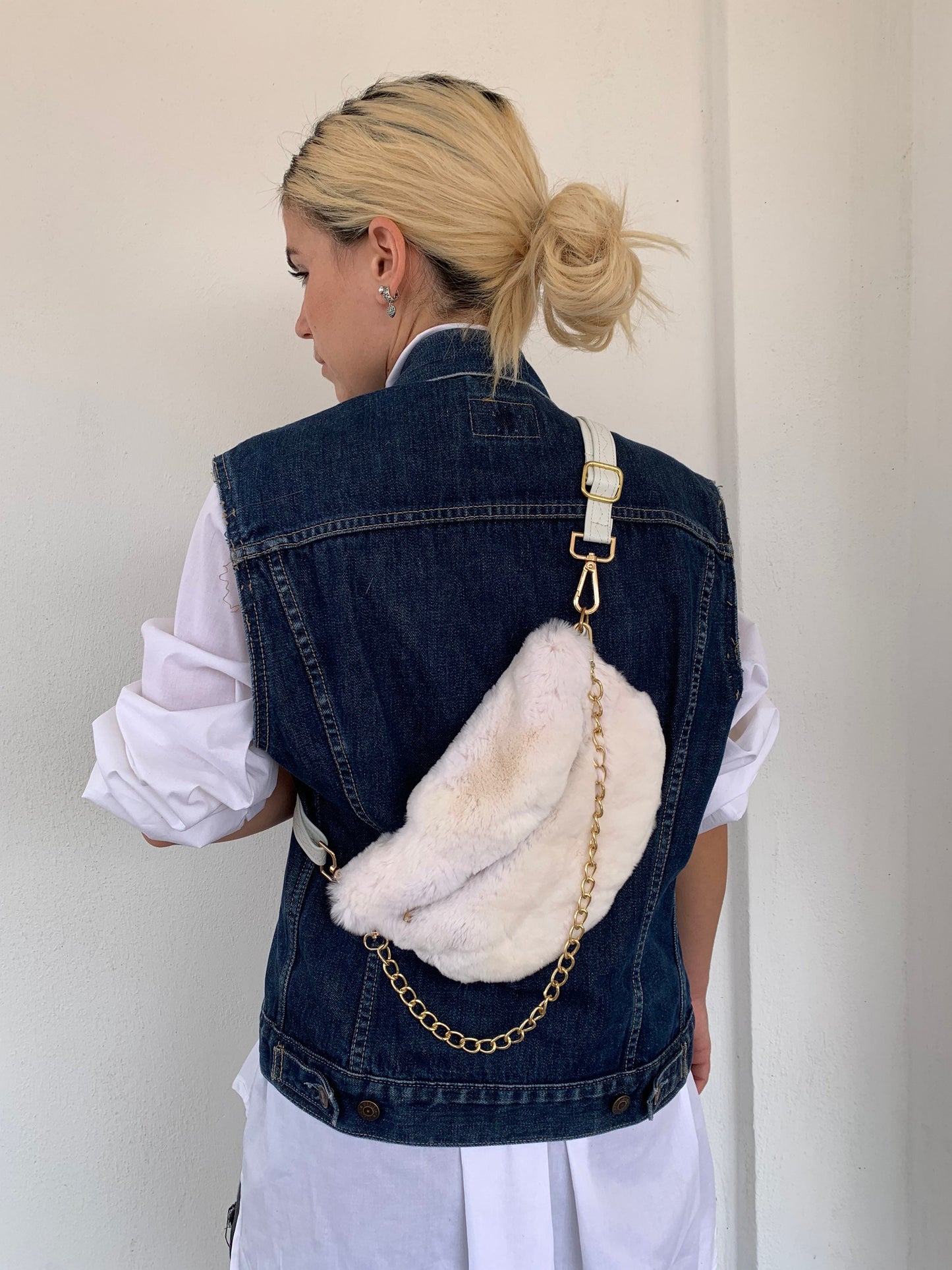 White Rabbit Fur Bumbag with Chain: Luxury Fanny Bag