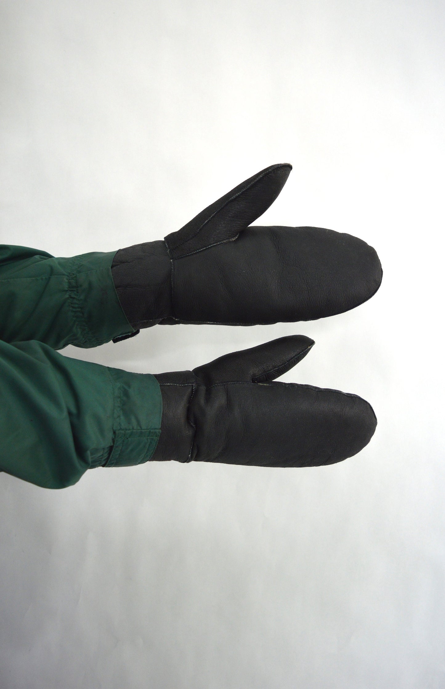 Shearling Fur Mittens: Genuine Sheepskin Gloves, Unisex Winter Warmth