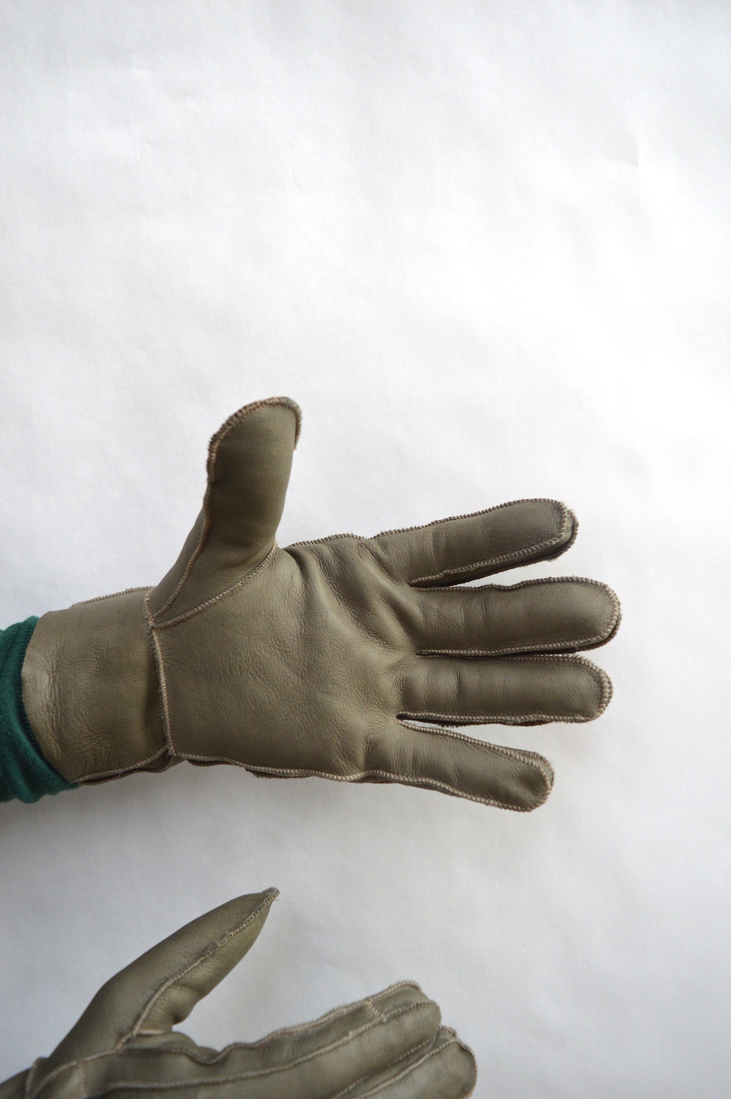 Shearling Fur Mittens: Unisex Sheepskin Gloves, Luxury Winter Gift