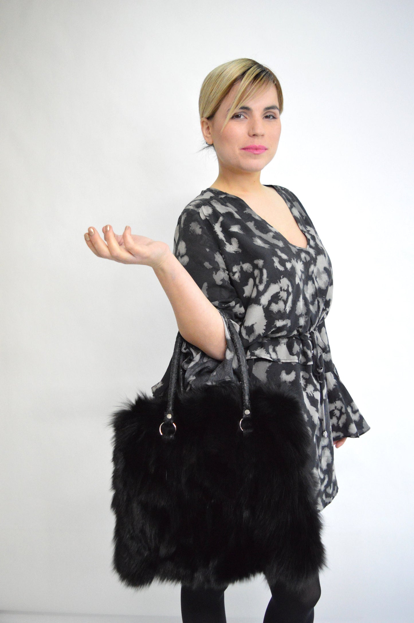 Real Fox Fur Leather Handbag: Fluffy Black Portfolio Bag