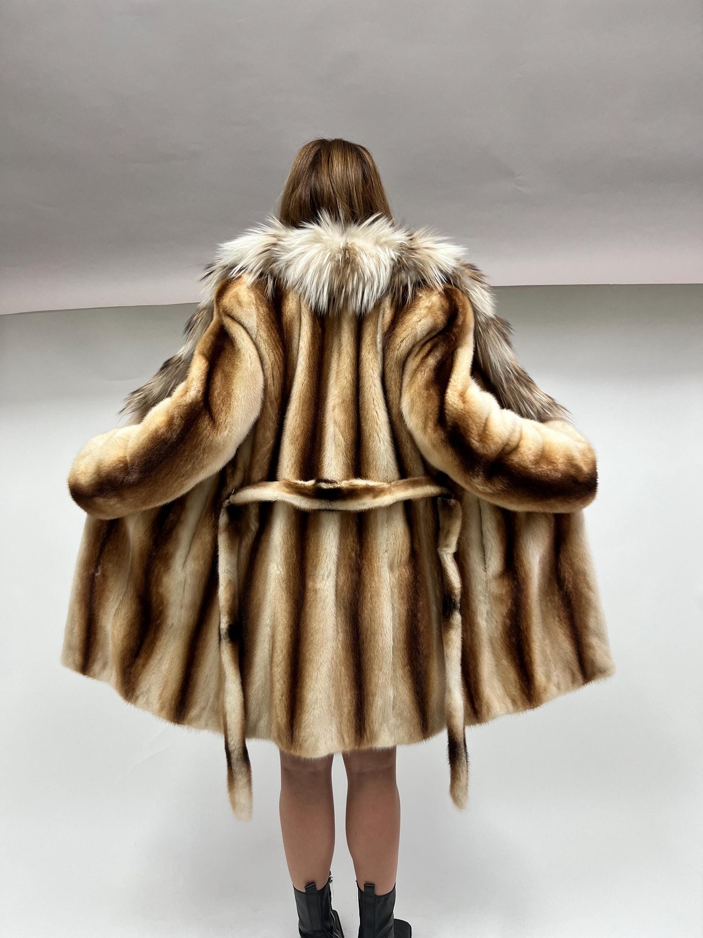 Handmade Pearl Mink Fur Stroller Coat: Fox Fur Collar, Belted