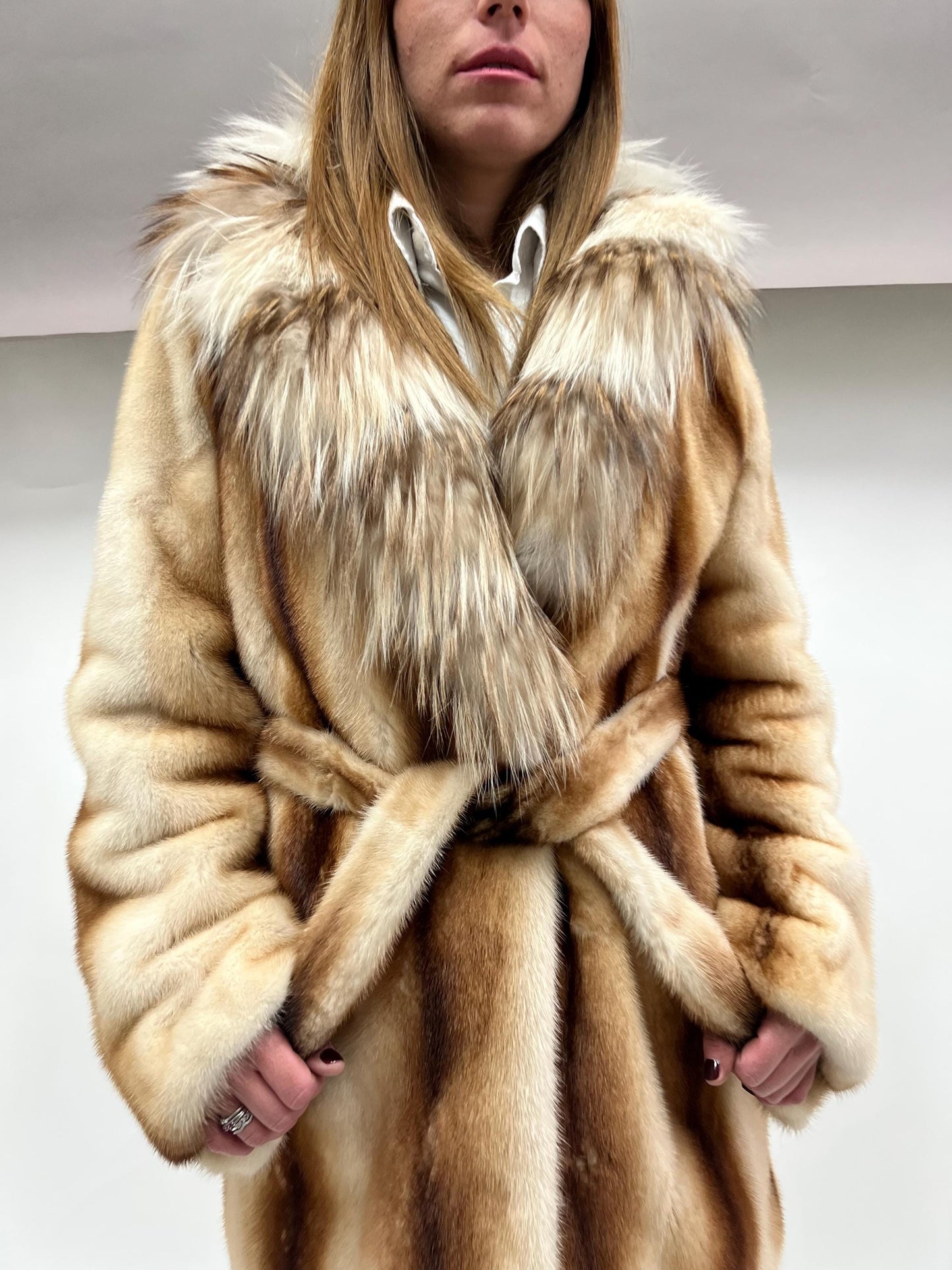 Handmade Pearl Mink Fur Stroller Coat: Fox Fur Collar, Belted