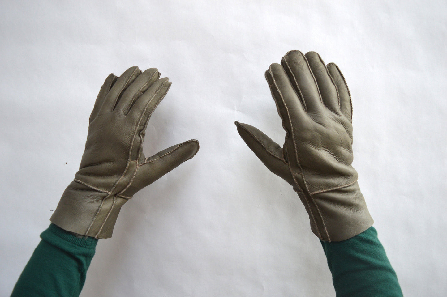 Shearling Fur Mittens: Unisex Sheepskin Gloves, Luxury Winter Gift