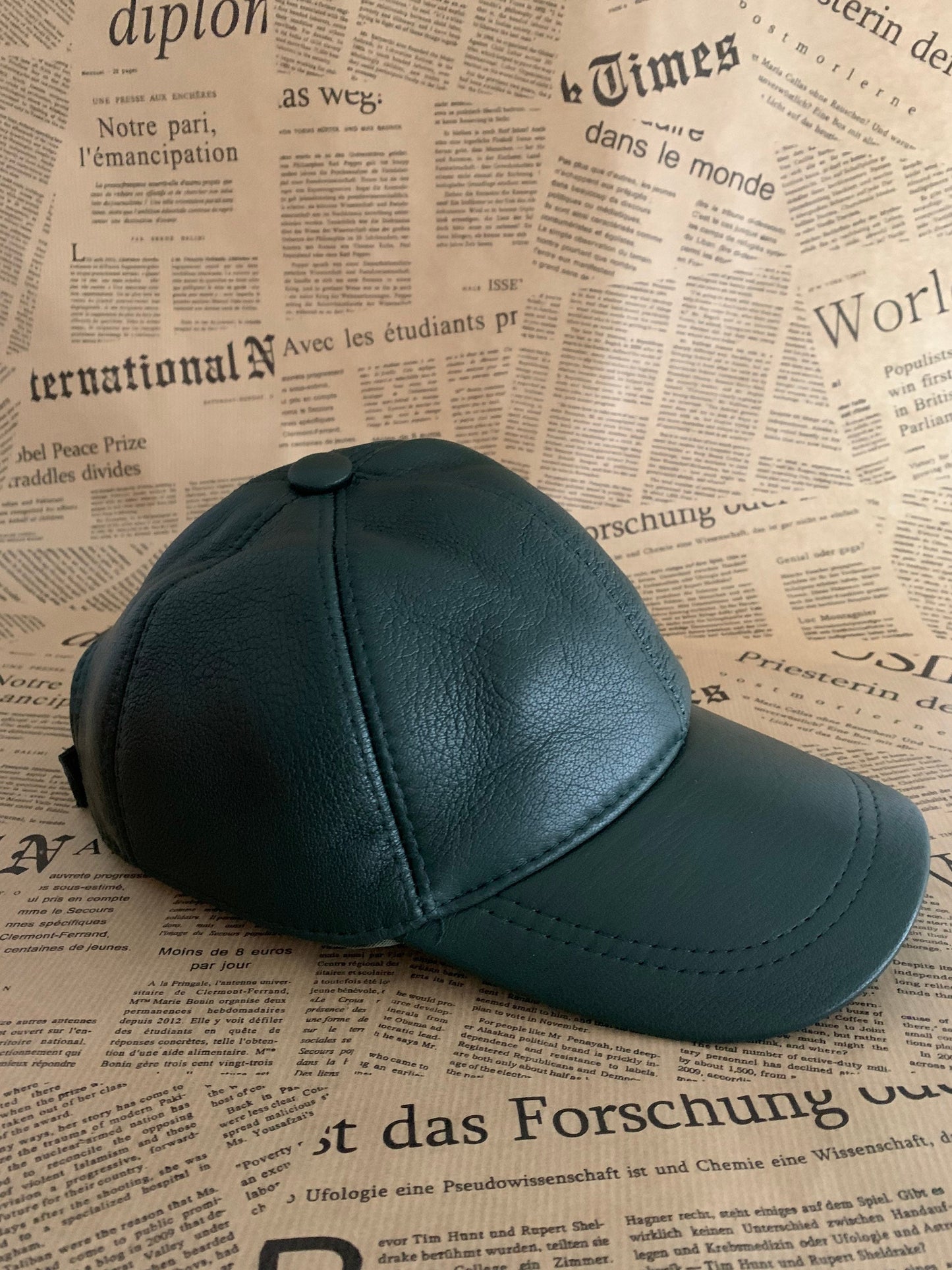 Genuine Leather Baseball Cap: Adjustable Jockey Hat