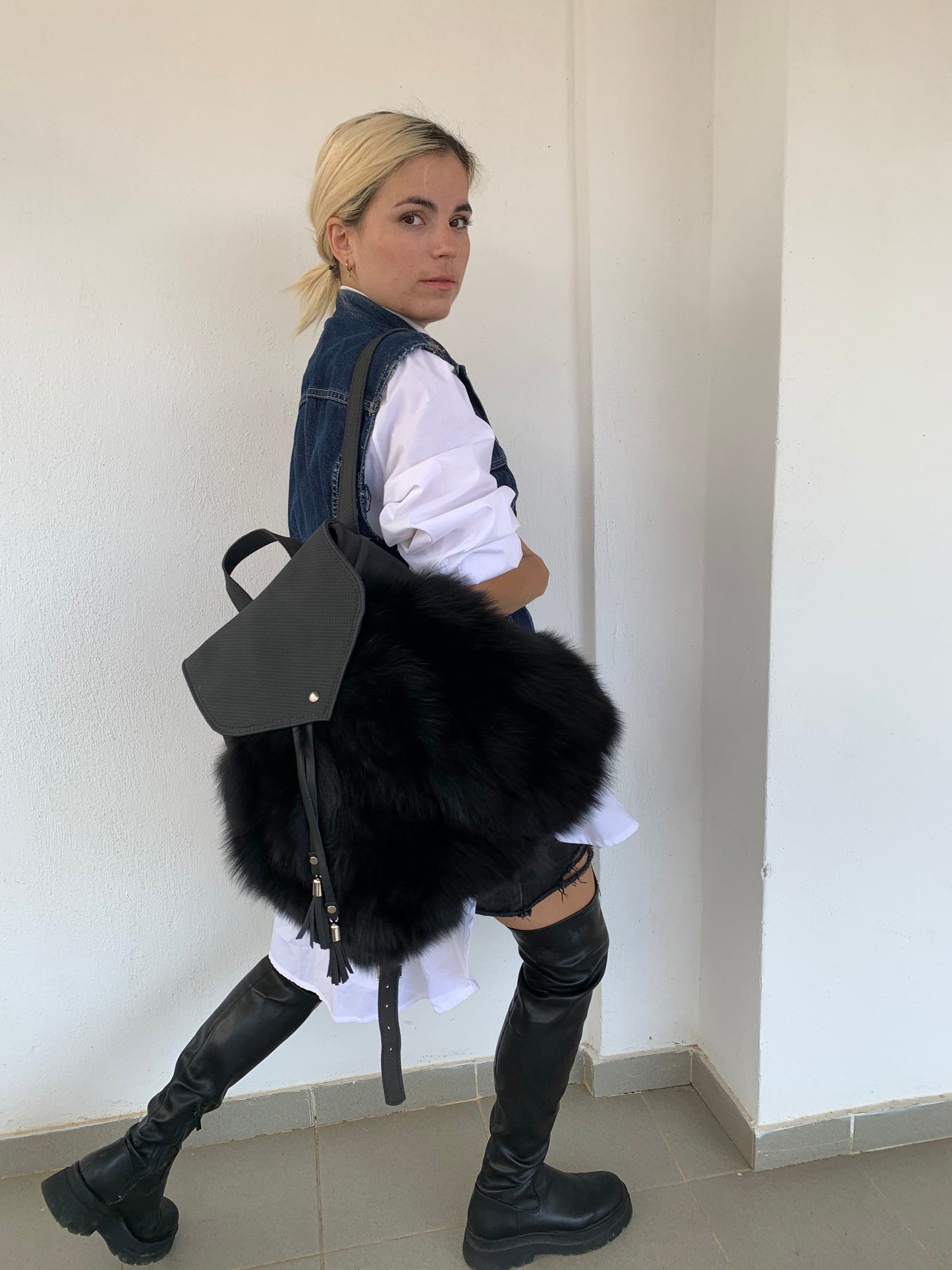 Real Leather Fox Fur Backpack: Black Rucksack with Adjustable Straps