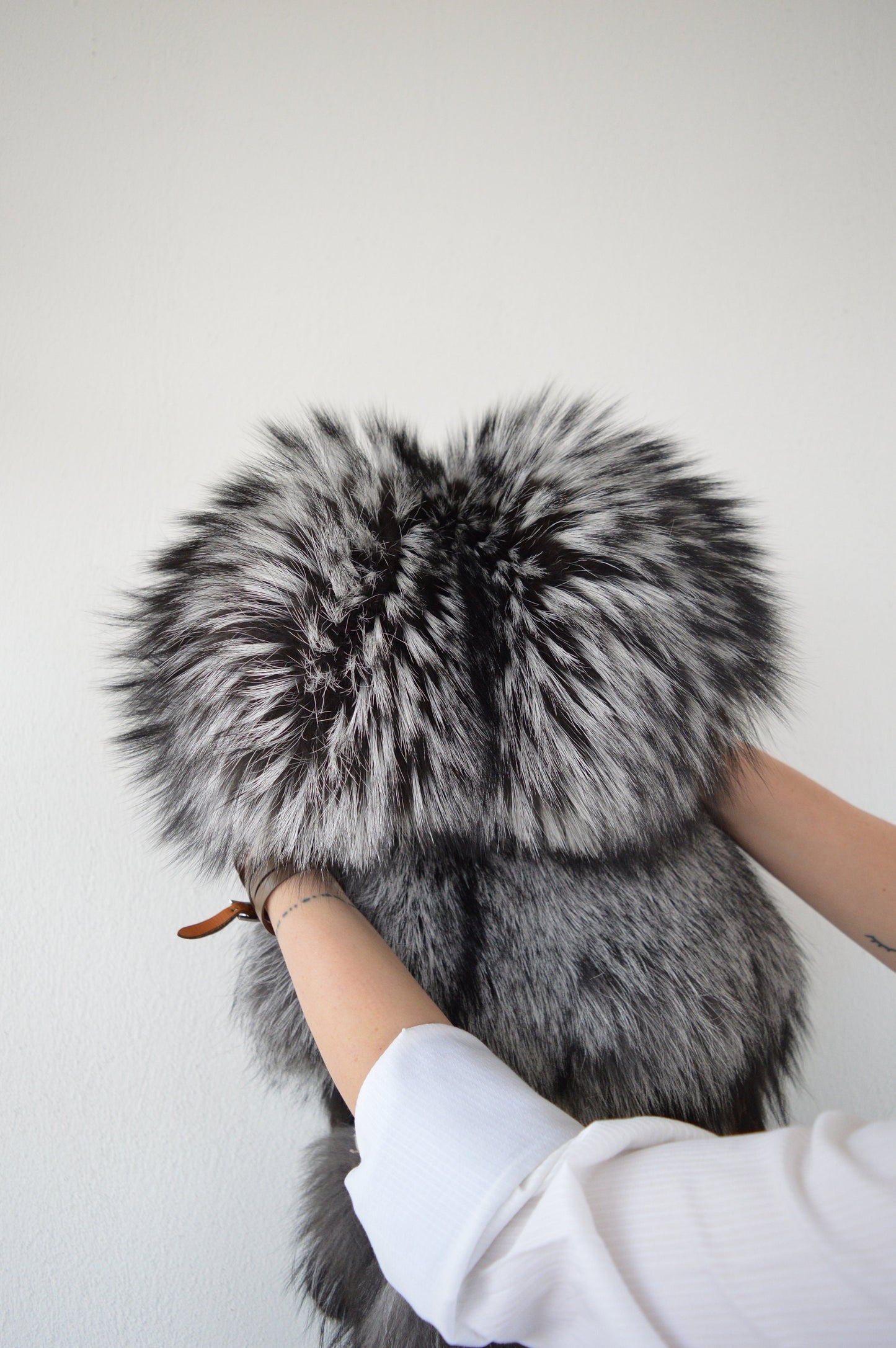 Genuine Silver Fox Fur Pelt: Luxury DIY Craft Material fox skin, Saga assured.