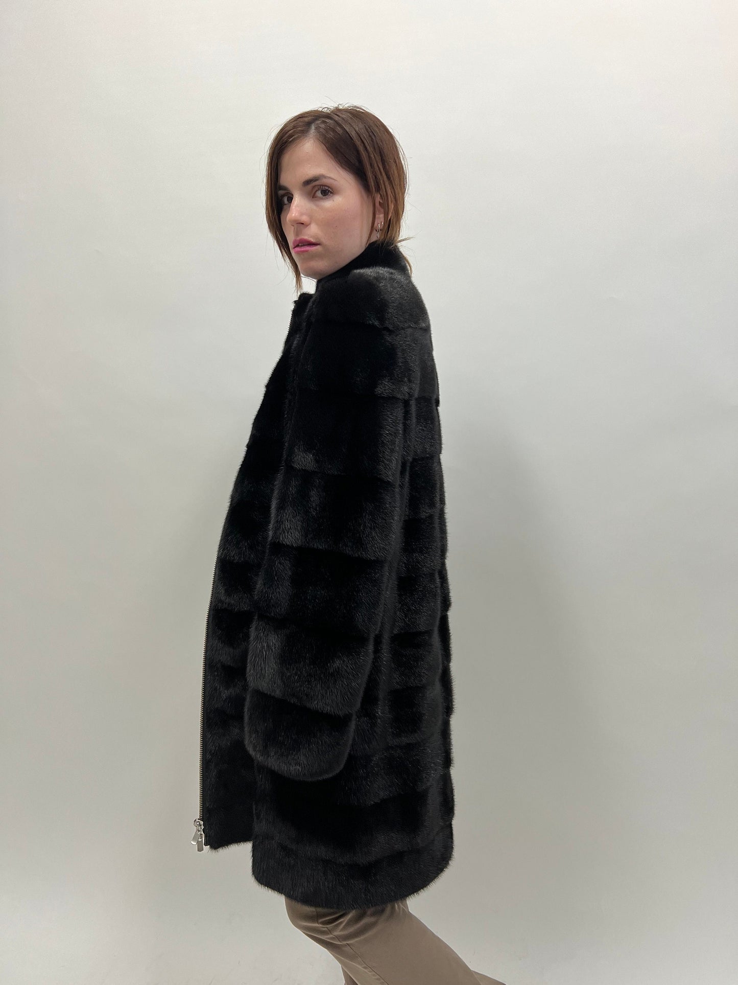 Black Mink Fur Coat: Saga Pelts, Modern Zip-Up Design