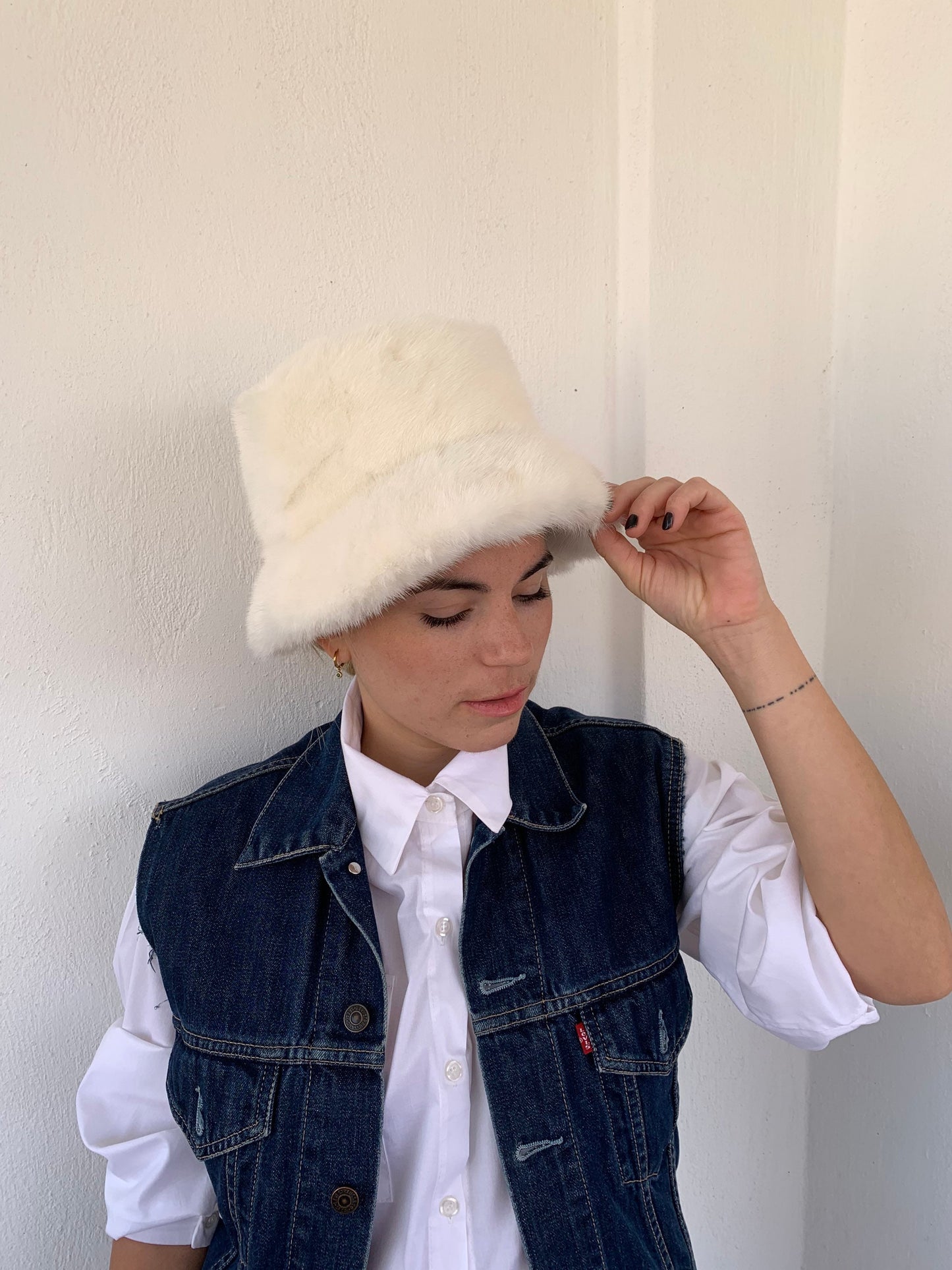 White Mink Fur Bucket Hat: Stylish Winter Warmer