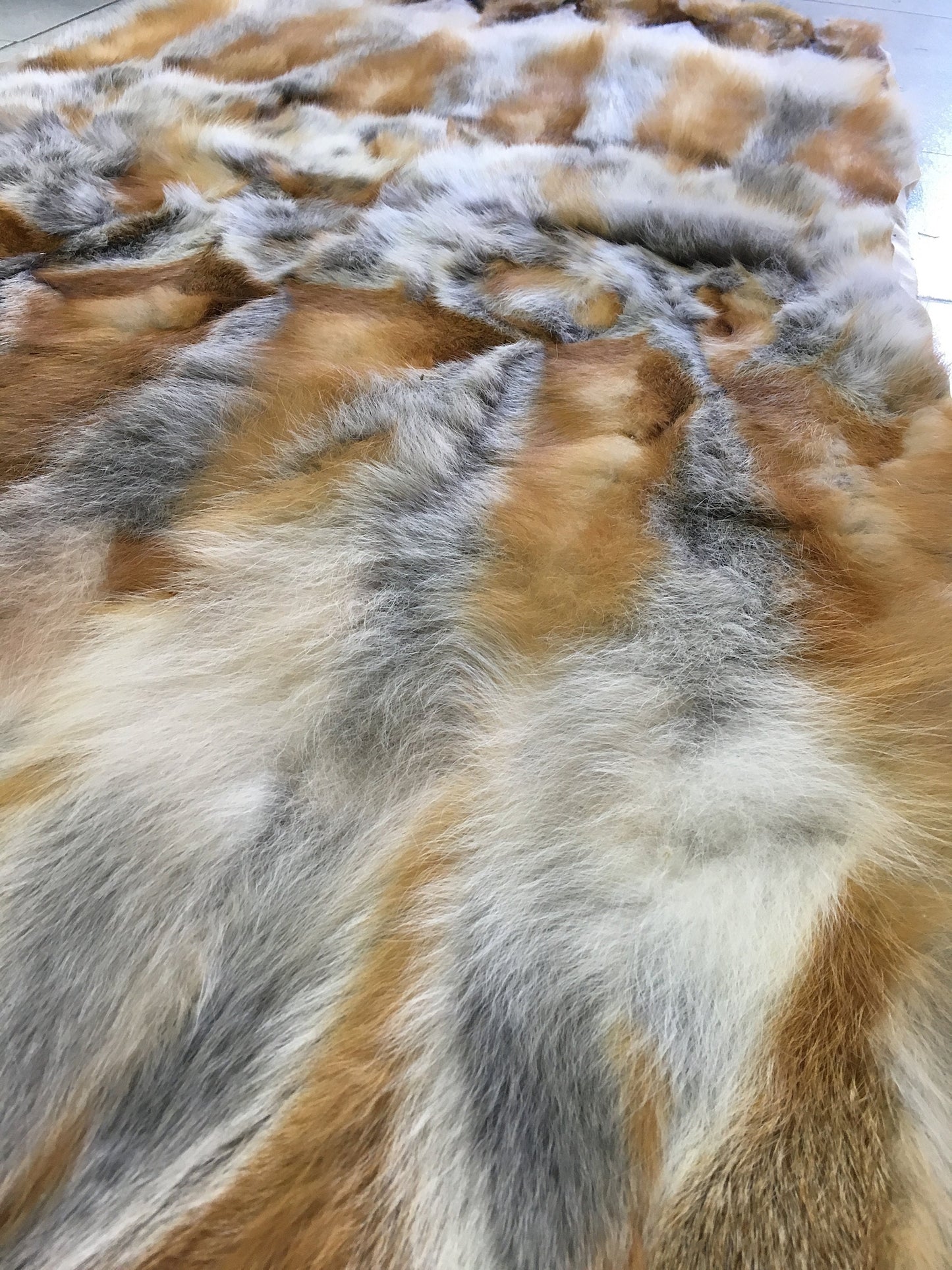 Red Canadian Fox Fur Throw Blanket: Decorative Fur Rug (55.12x27.56 inches)