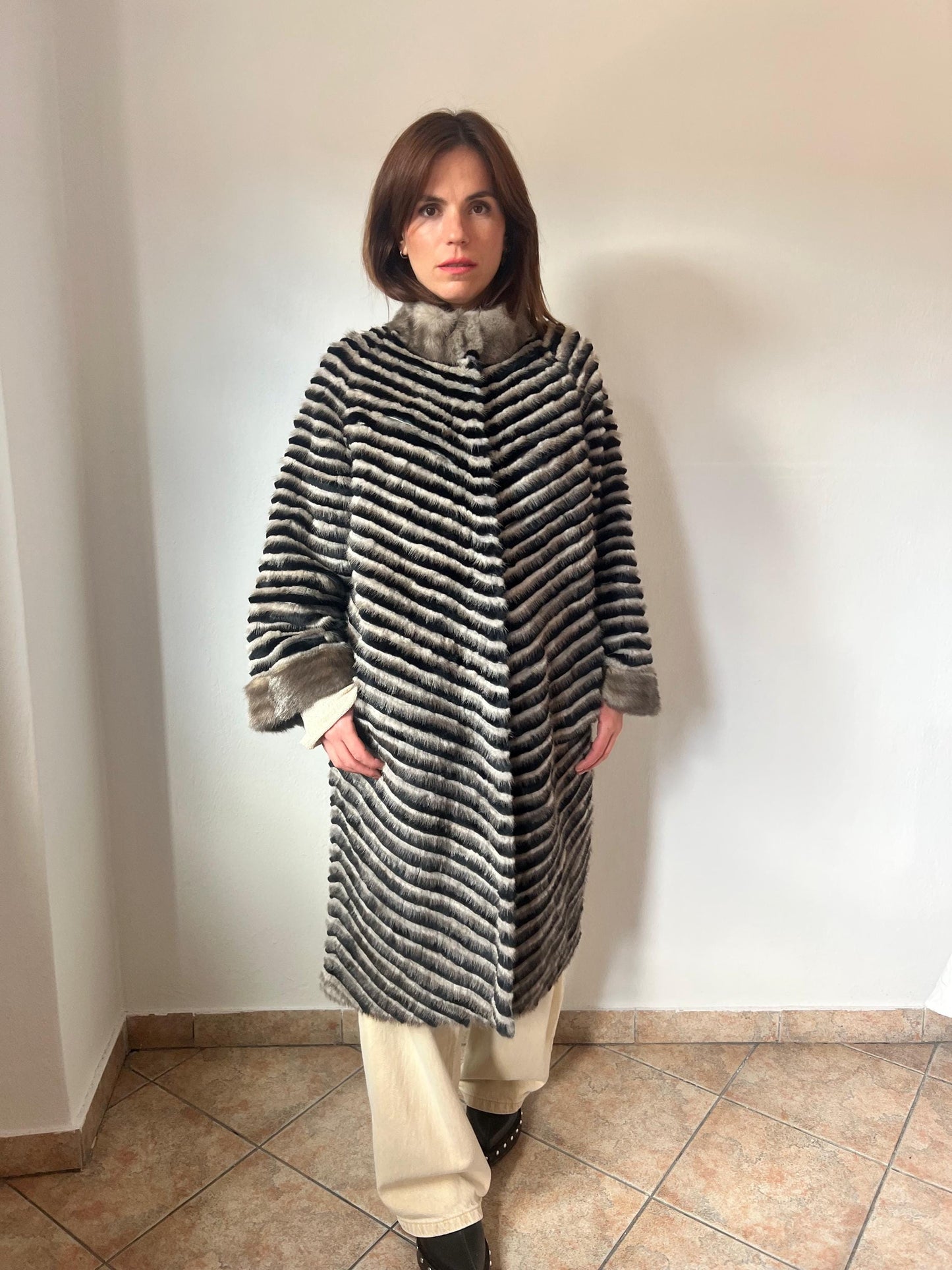 Handwoven Mink Fur Jacket: Lightweight Wool-Lined Coat