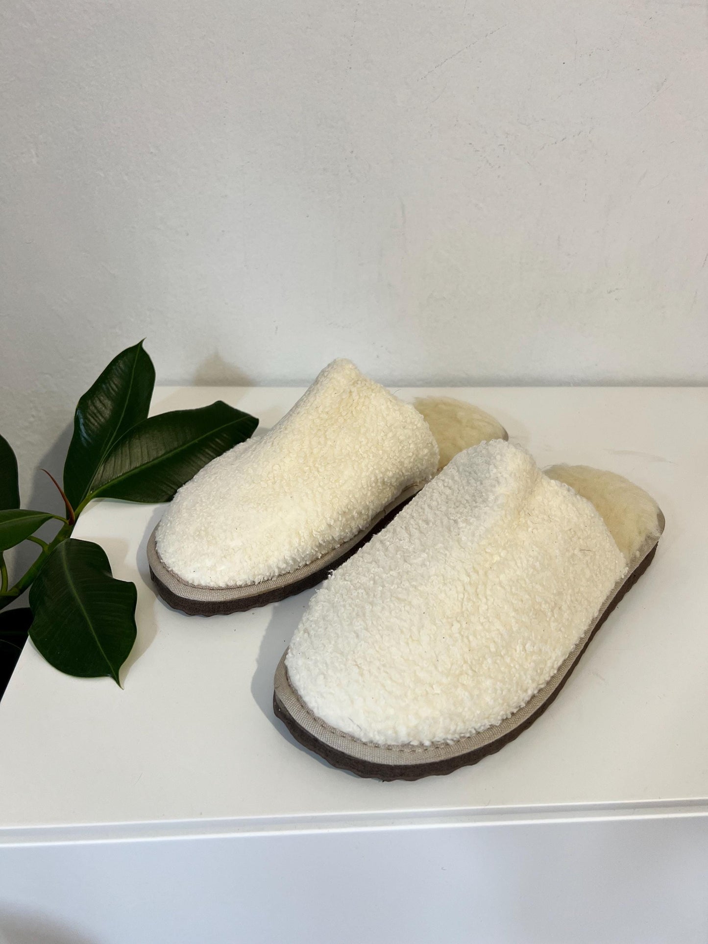 Cream Shearling Slippers: Sheepskin Fur Slides with Bouncing Sole