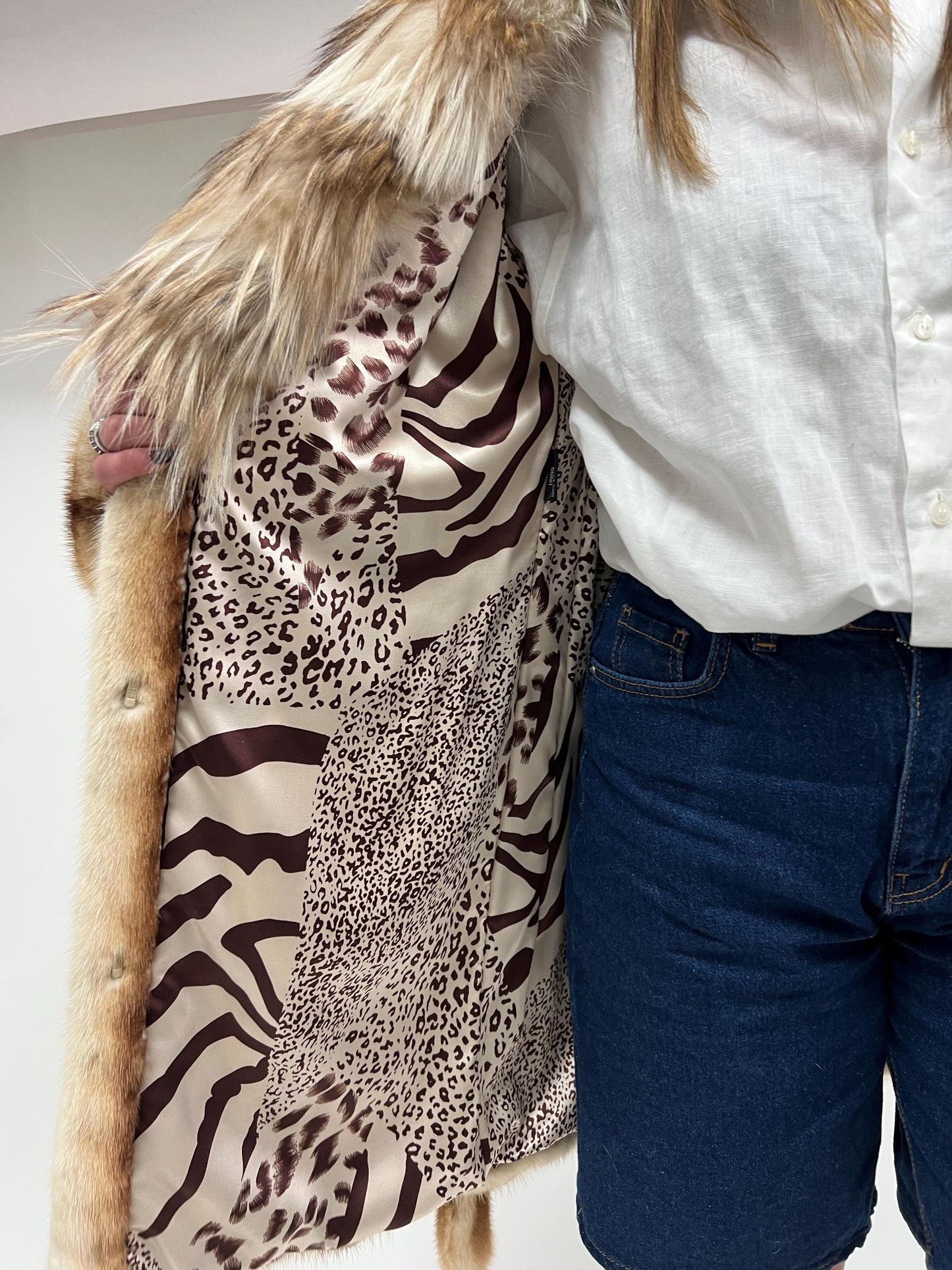 Handmade Pearl Mink Fur Stroller Coat: Fox Fur Collar, Belted