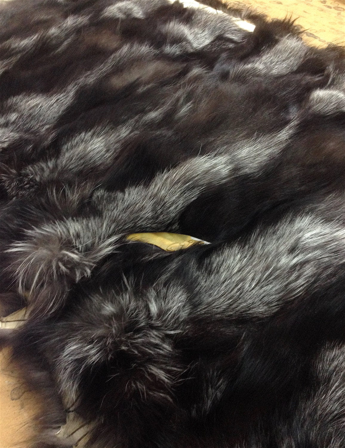 Handmade Silver Fox Fur Throw Blanket: Genuine Fur Bedding (82.68x27.56 inches)