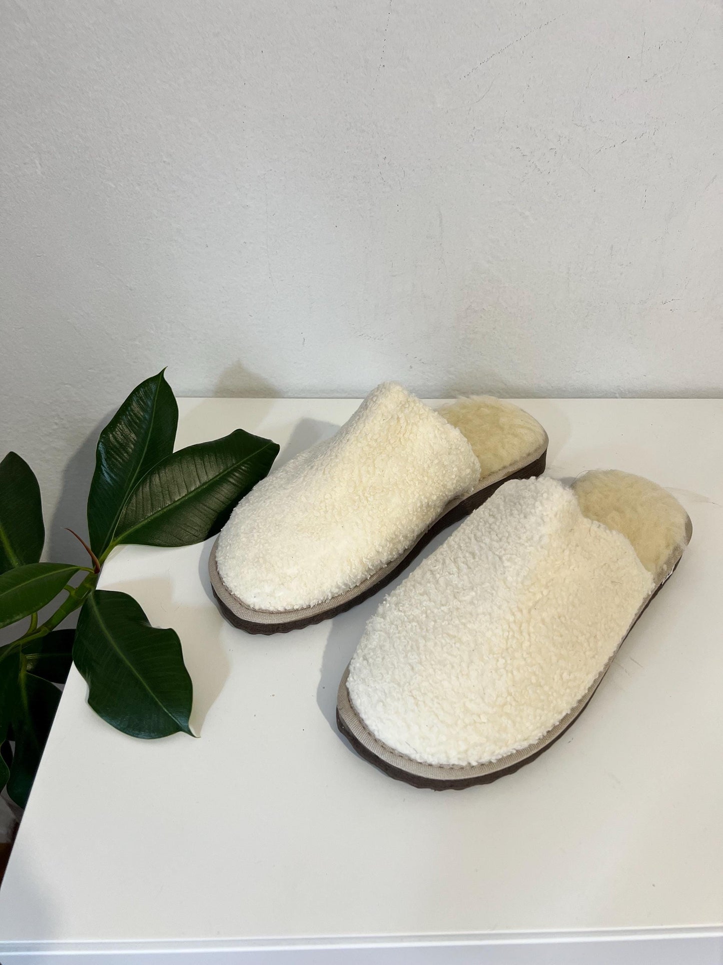 Cream Shearling Slippers: Sheepskin Fur Slides with Bouncing Sole