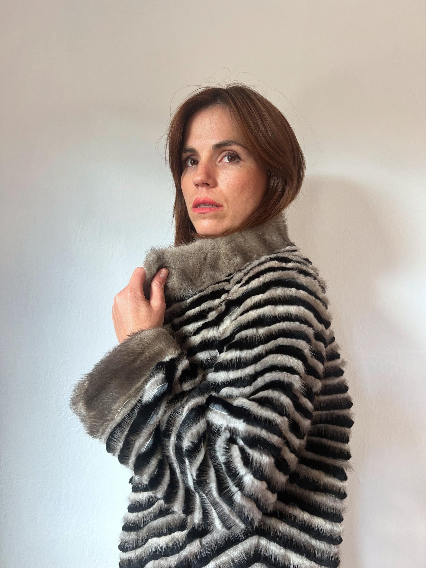 Handwoven Mink Fur Jacket: Lightweight Wool-Lined Coat