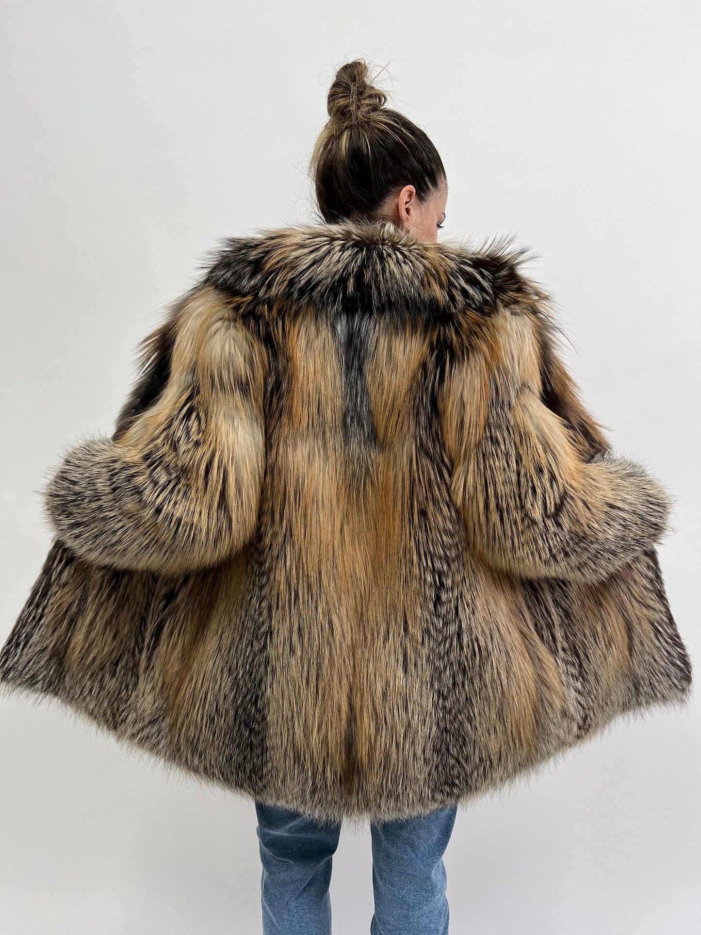 Gold Cross Fox Fur Coat: High Collar Luxury Stroller