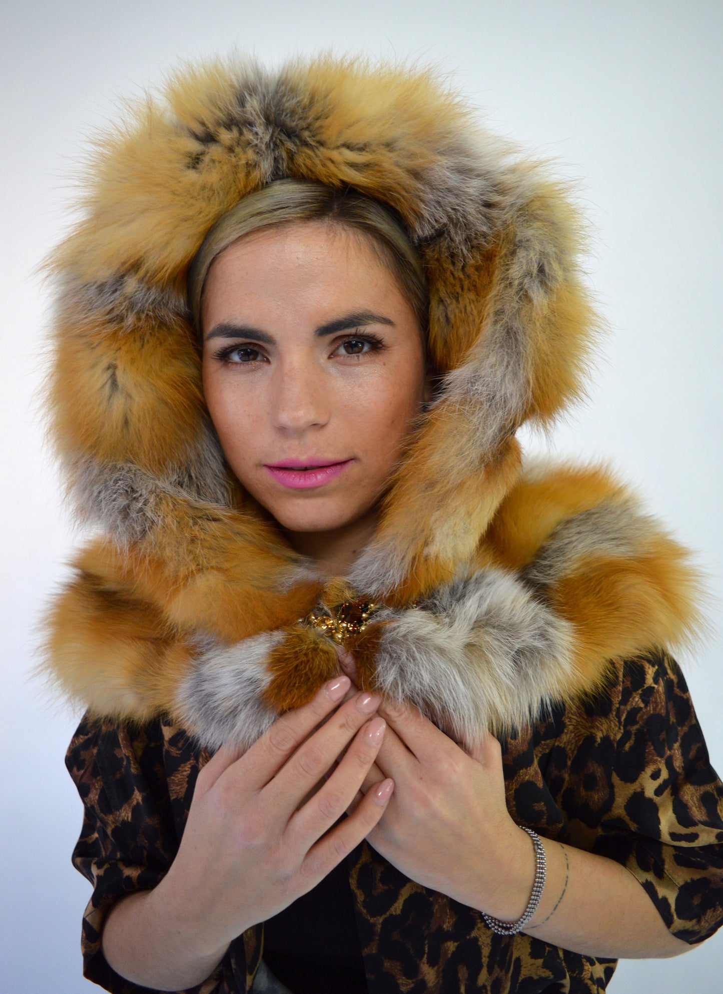 Red Fox Fur Hooded Cape: Genuine Fur Pelt, Strass Closure