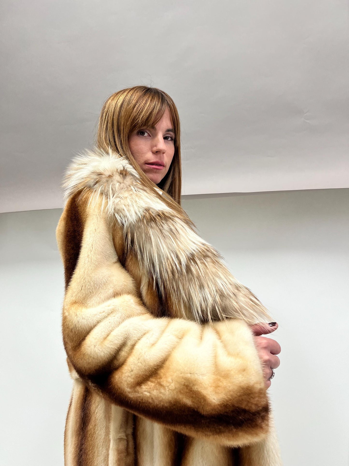Handmade Pearl Mink Fur Stroller Coat: Fox Fur Collar, Belted
