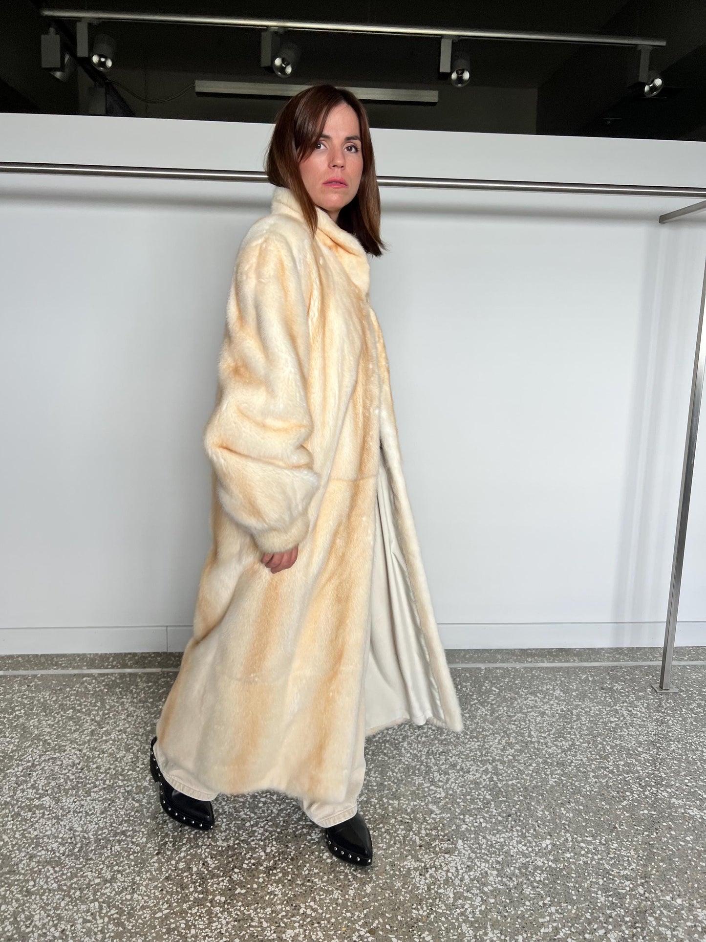 Handmade brand new Beige Saga Mink Fur Coat in vintage style: XL Pearl Stroller