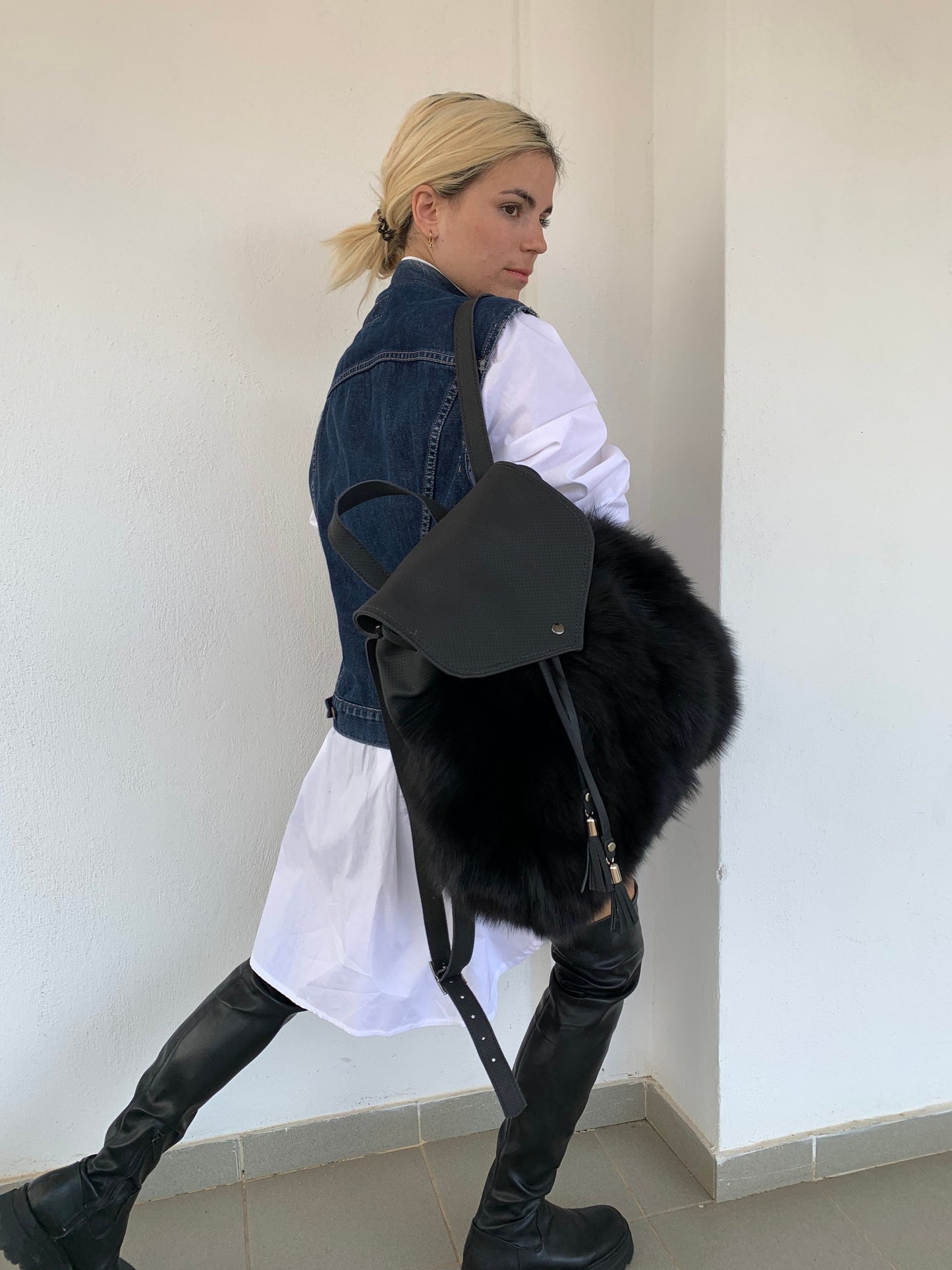 Real Leather Fox Fur Backpack: Black Rucksack with Adjustable Straps