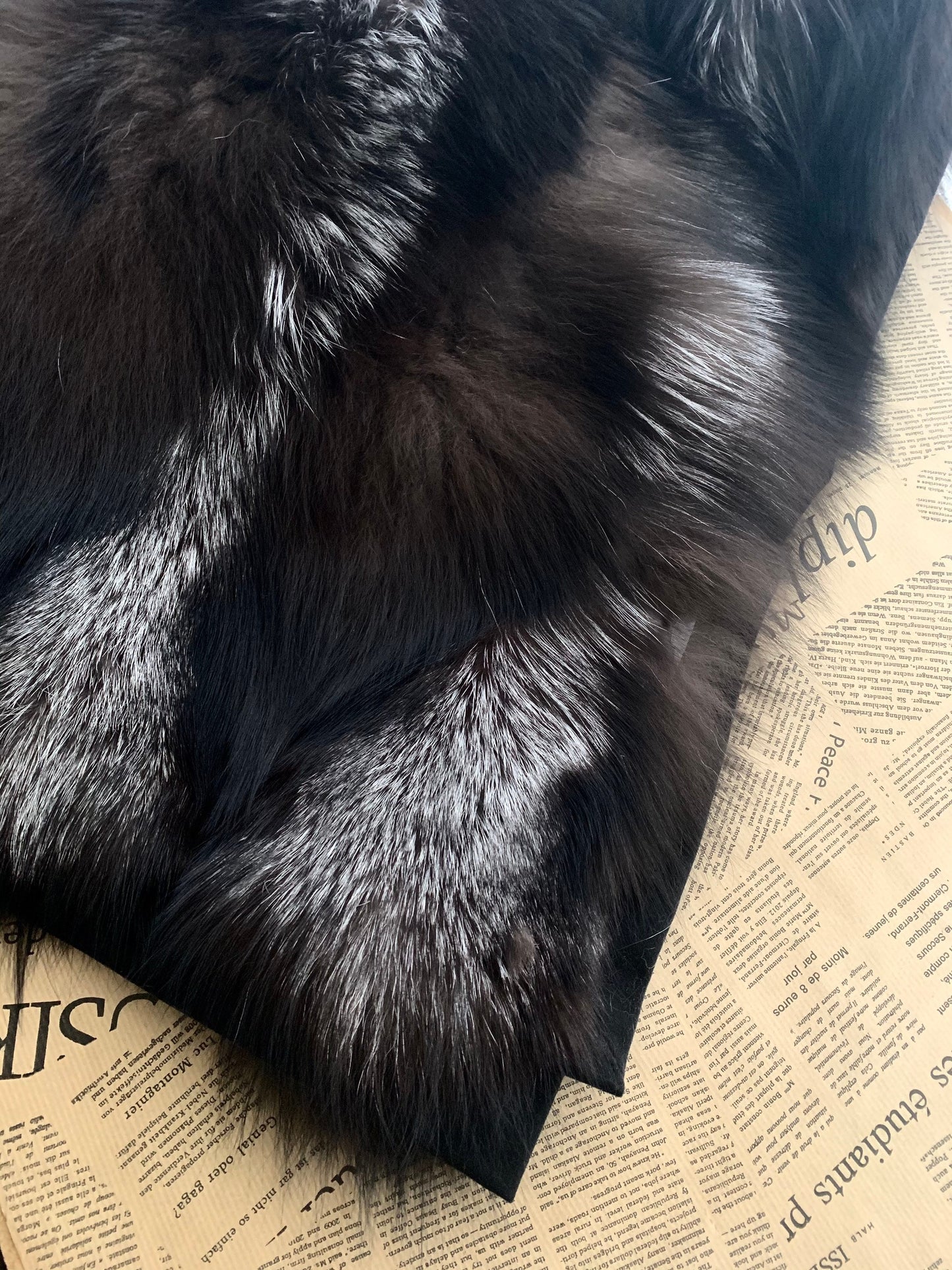 Handmade Silver Fox Fur Throw Blanket: Genuine Fur Bedding (82.68x27.56 inches)