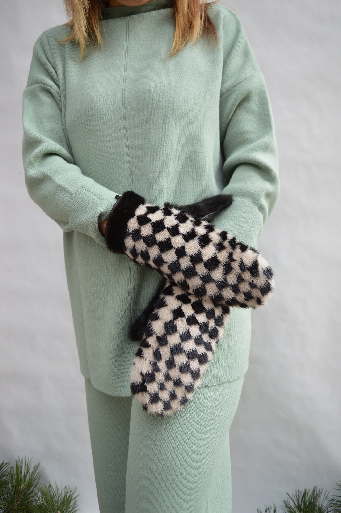 Chess Mink Fur Mittens: Nappa Leather Adjustable String