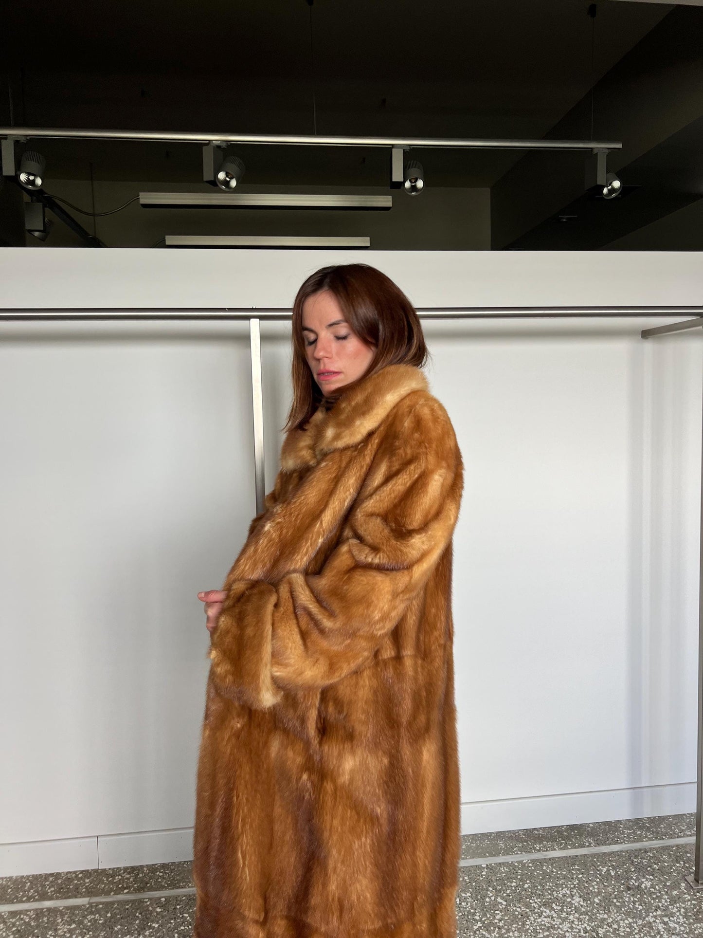 Handmade Golden Mink Fur Coat: Full Length Luxury Saga Stroller