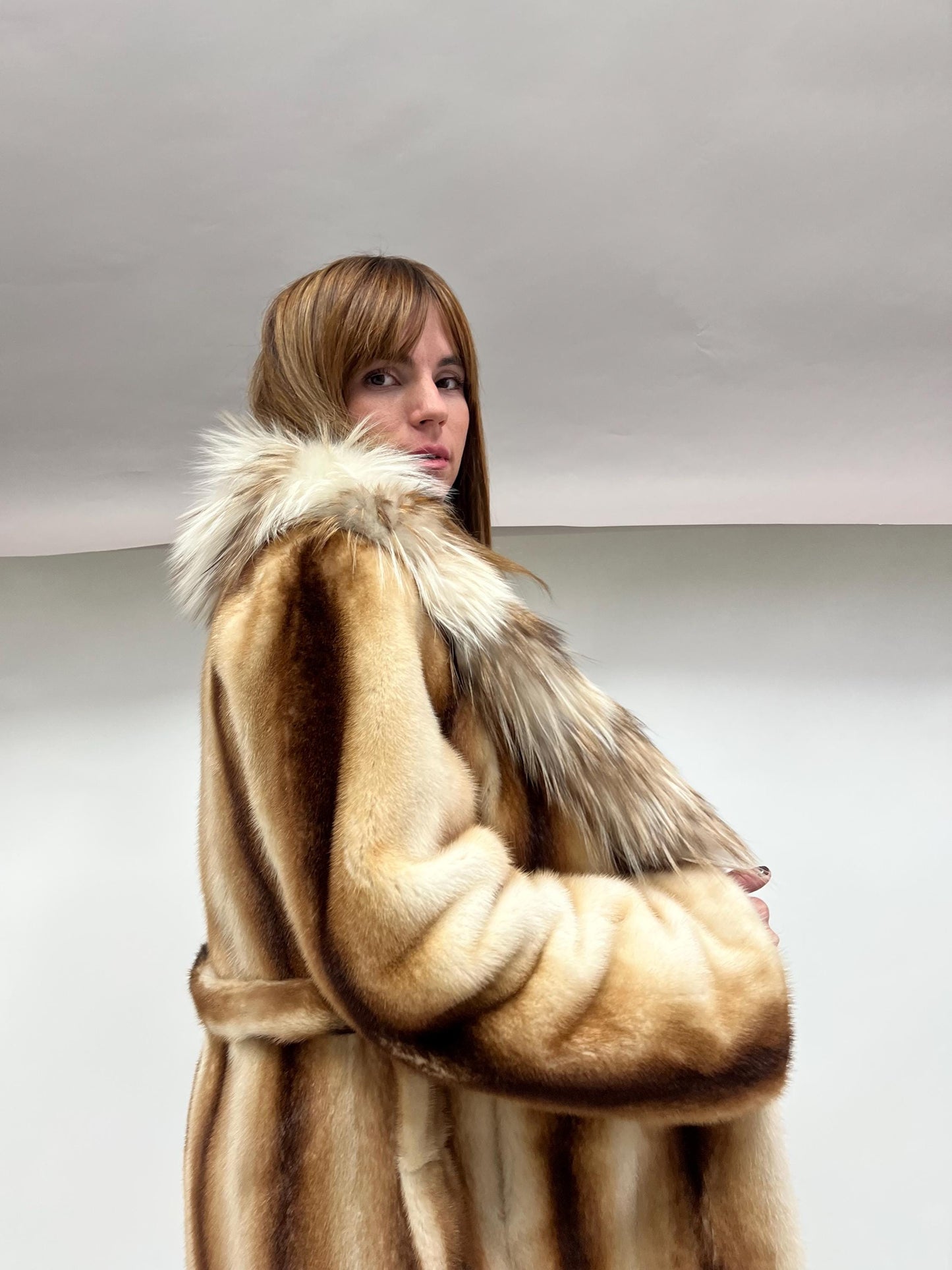 Handmade Pearl Mink Fur Stroller Coat: Fox Fur Collar, Belted