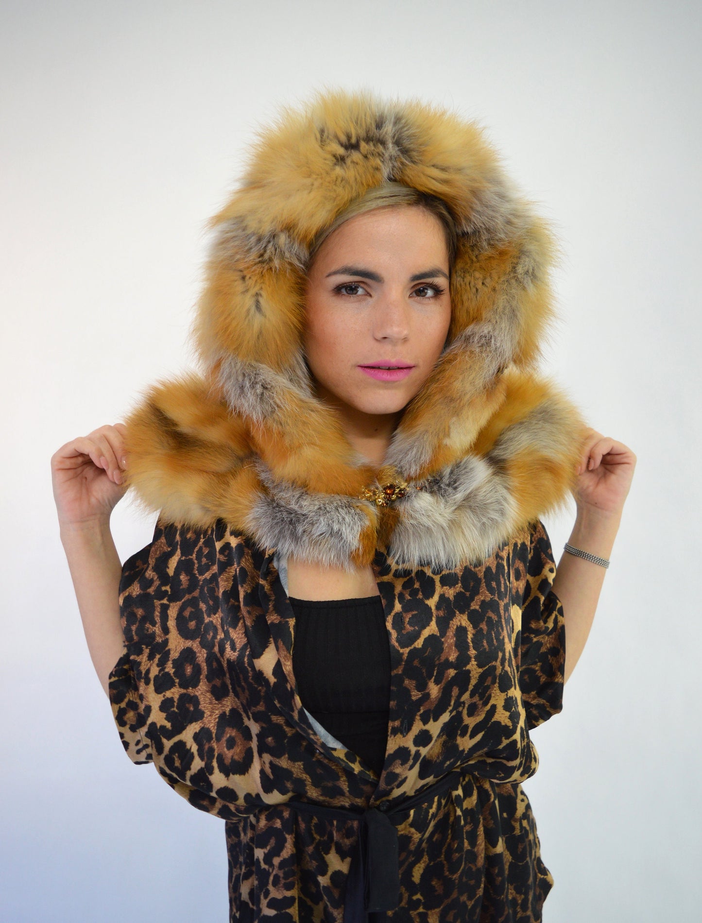 Red Fox Fur Hooded Cape: Genuine Fur Pelt, Strass Closure
