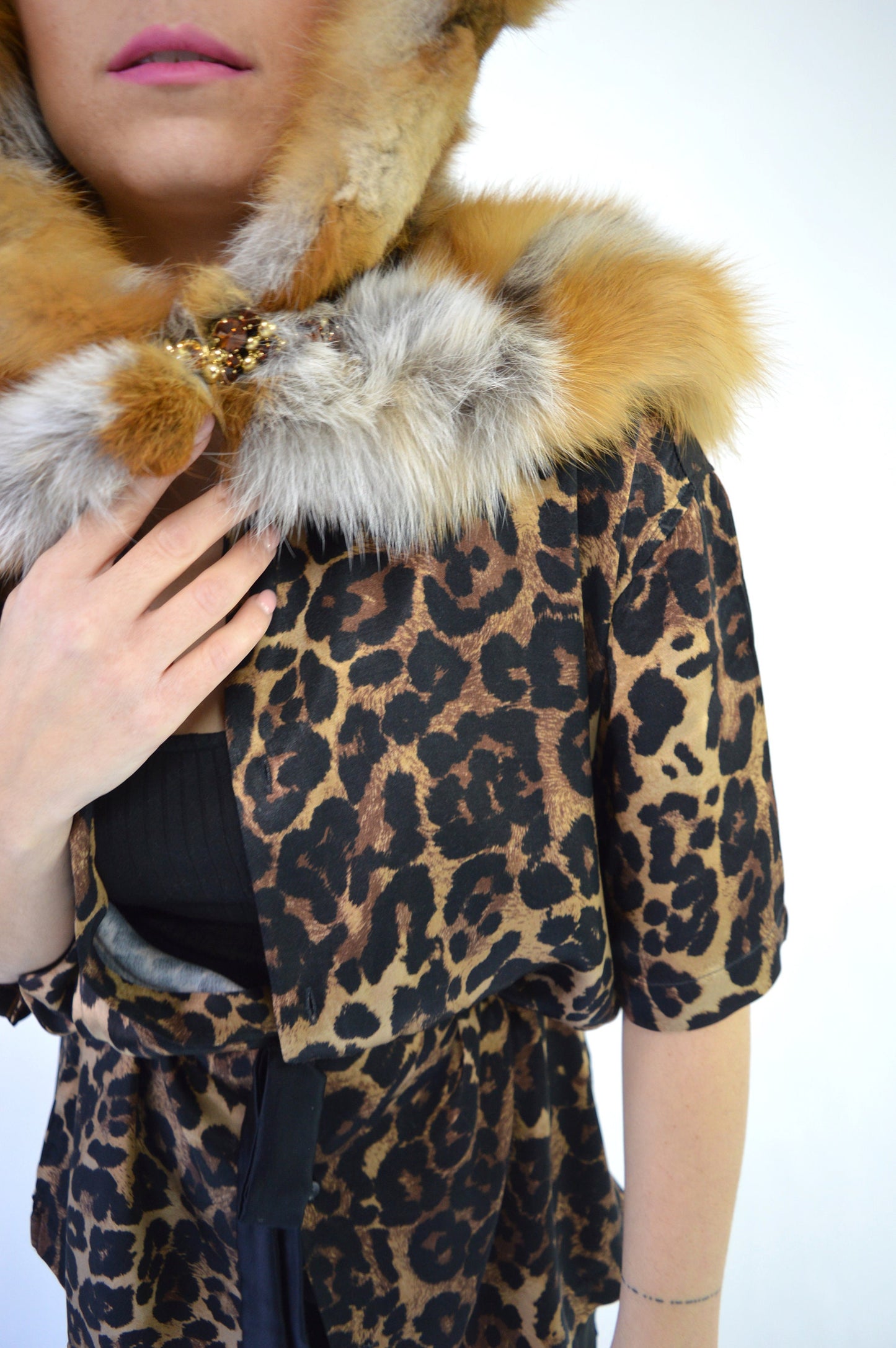 Red Fox Fur Hooded Cape: Genuine Fur Pelt, Strass Closure