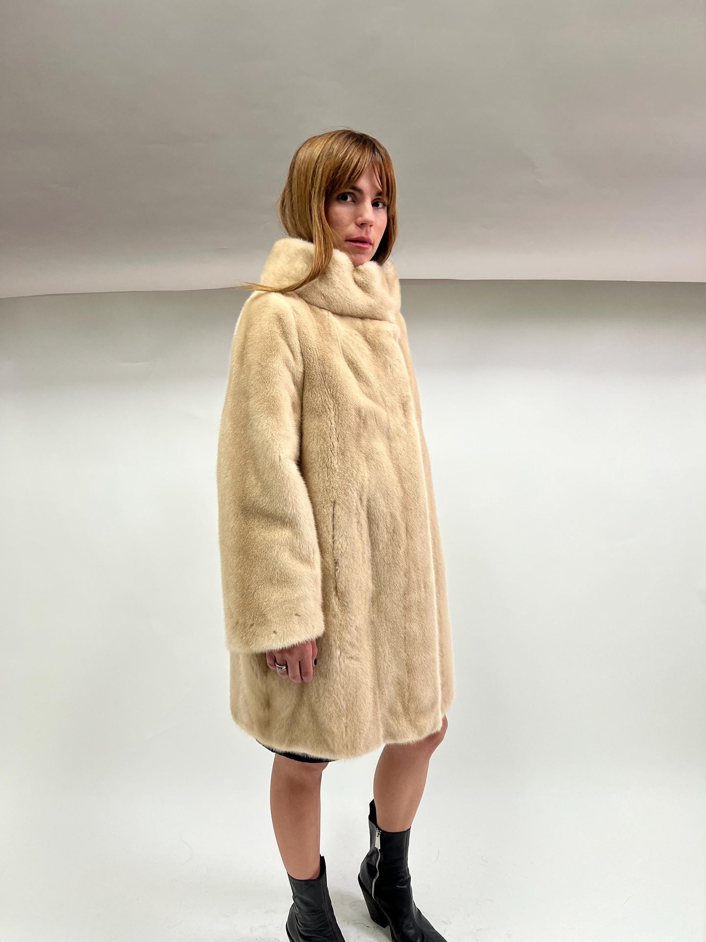Real Saga Mink Fur Coat: Beige Palomino Velvet, Luxury Gift