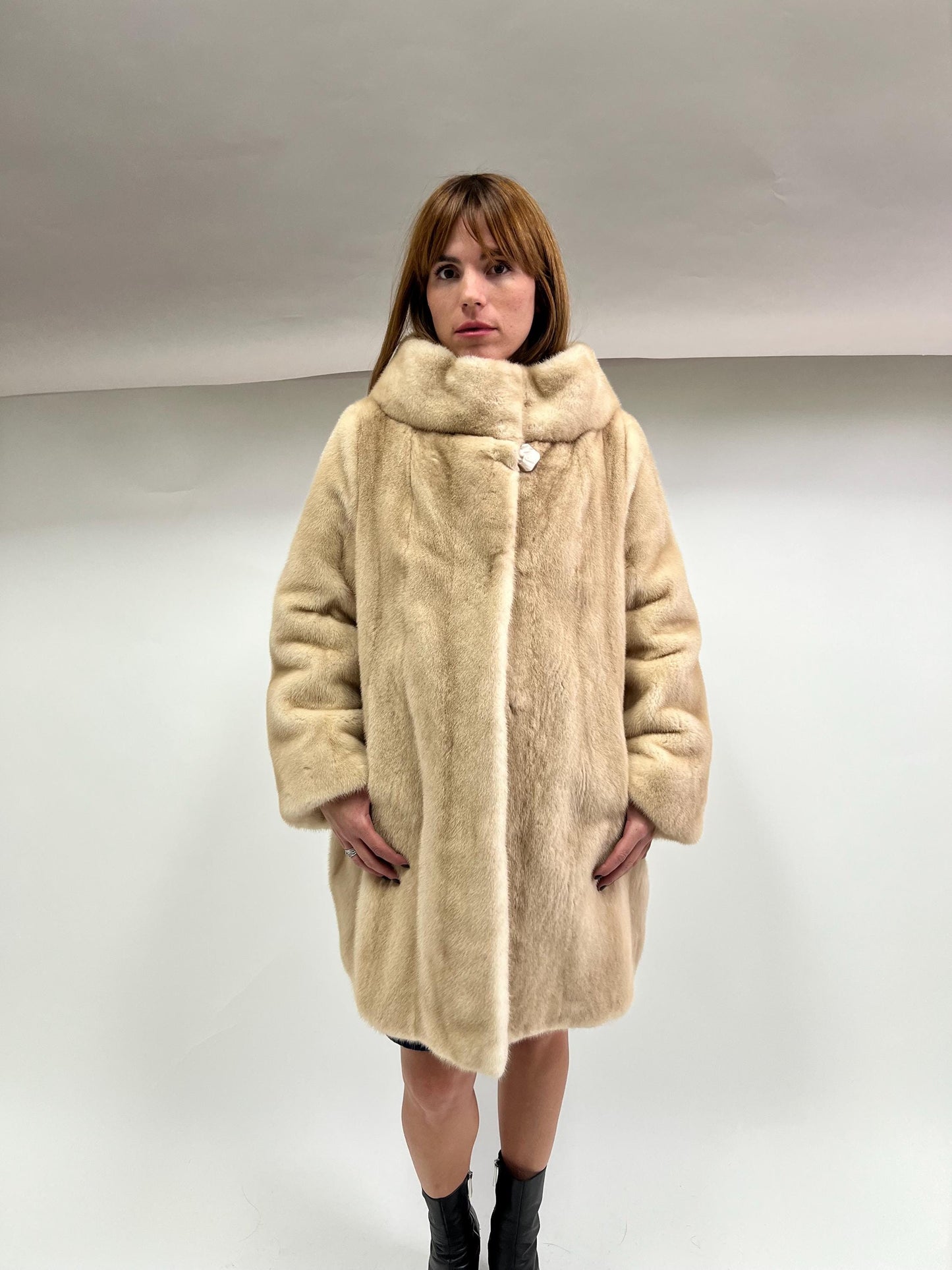 Real Saga Mink Fur Coat: Beige Palomino Velvet, Luxury Gift