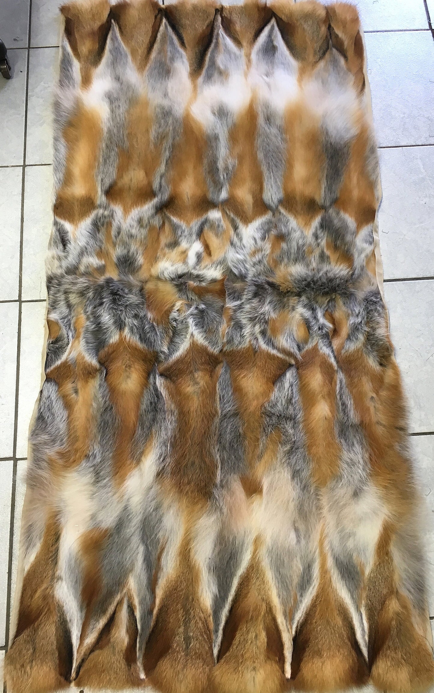 Red Canadian Fox Fur Throw Blanket: Decorative Fur Rug (55.12x27.56 inches)