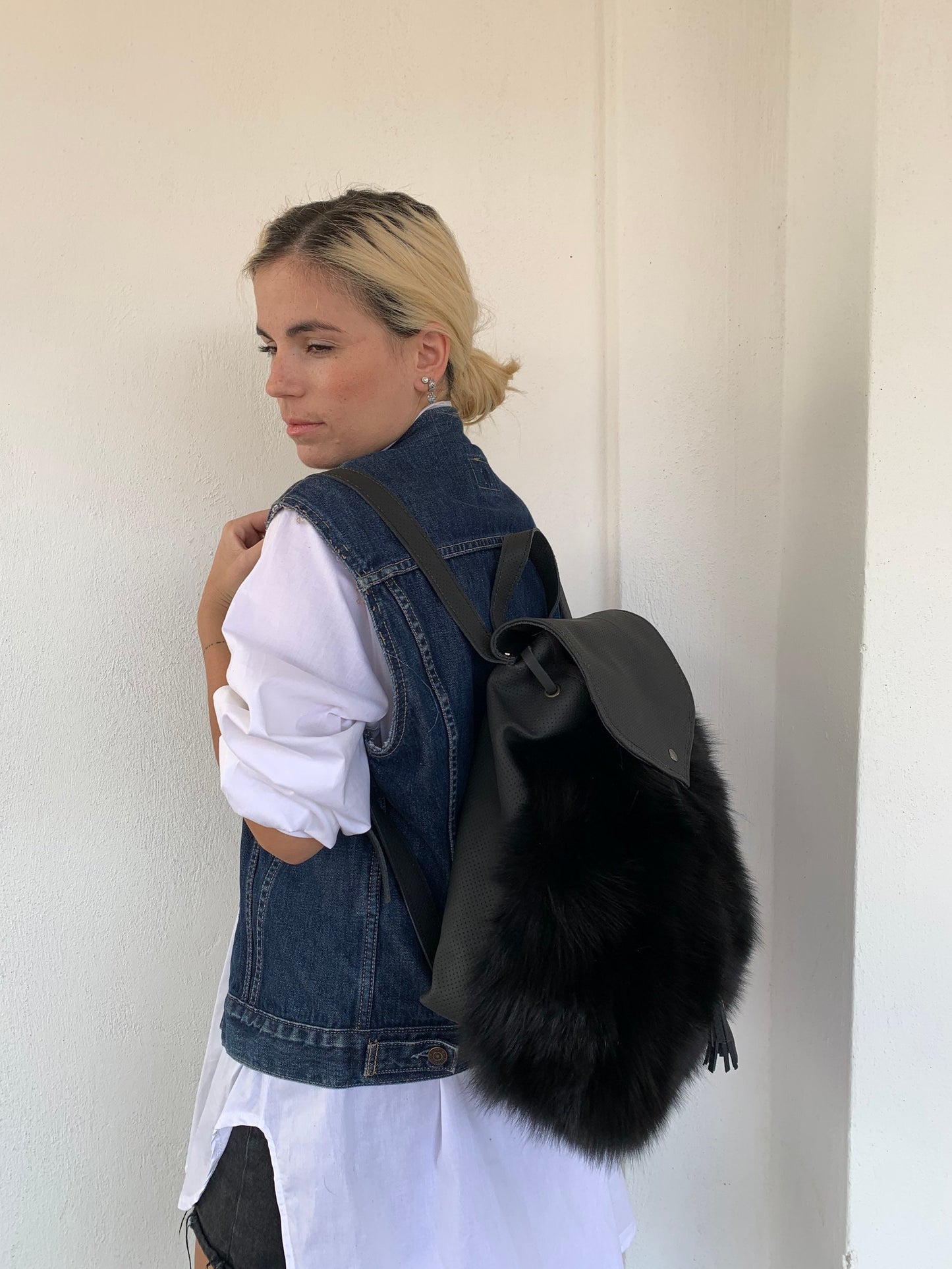 Real Leather Fox Fur Backpack: Black Rucksack with Adjustable Straps