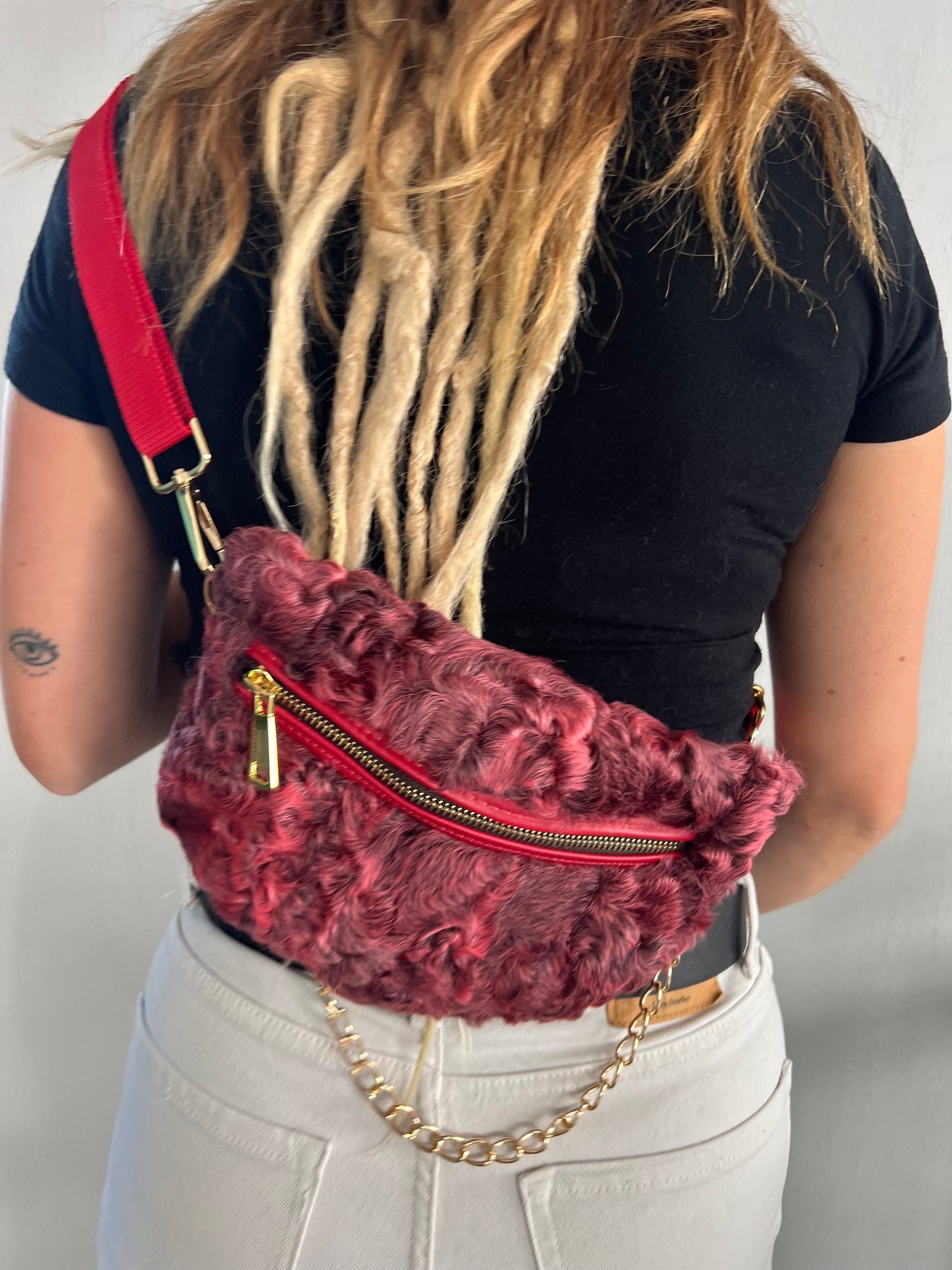 Red Lamb Fur Bumbag with Chain Strap: Luxury Fanny Bag
