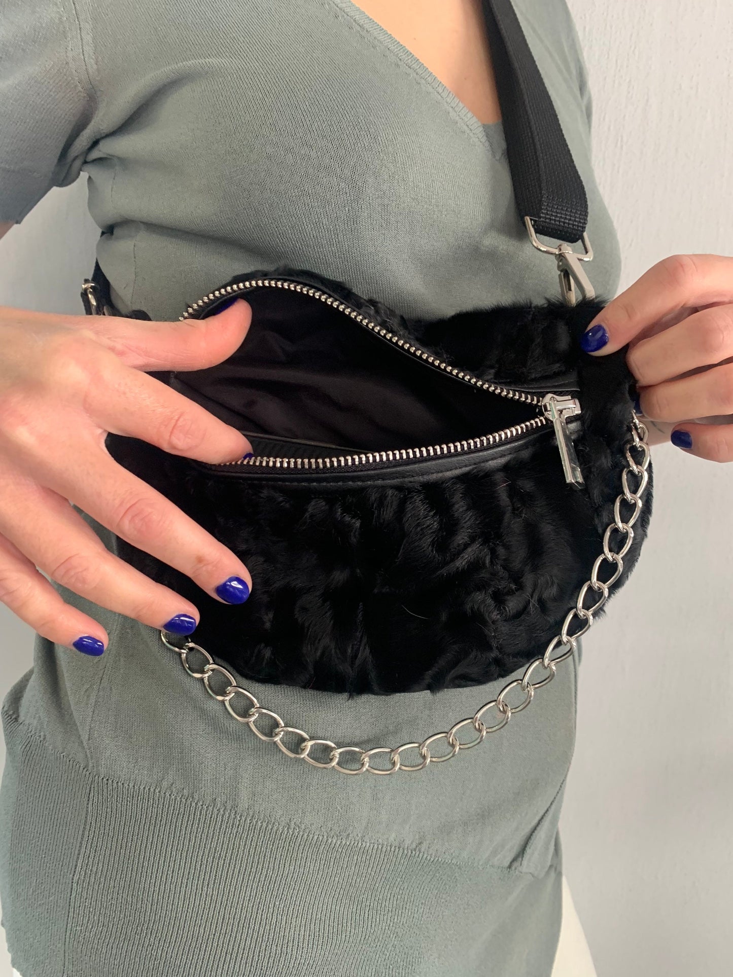 Black Mink Fur Bumbag with Chain: Luxury Fanny Pack