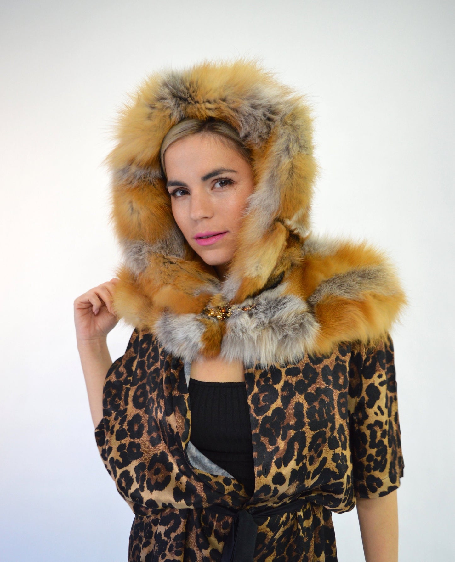 Red Fox Fur Hooded Cape: Genuine Fur Pelt, Strass Closure