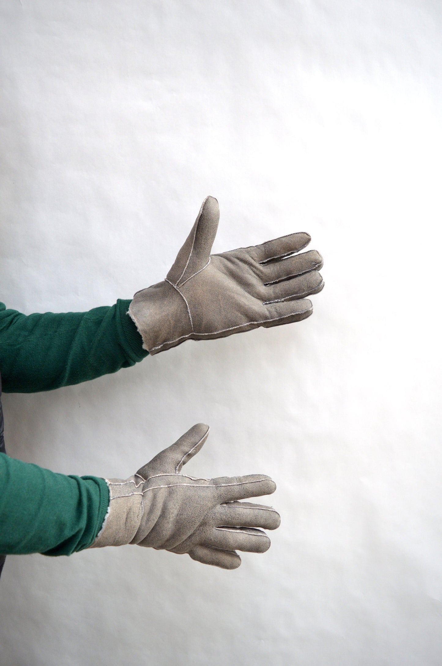 Shearling Fur Mittens: Unisex Sheepskin Gloves, Luxury Winter Gift