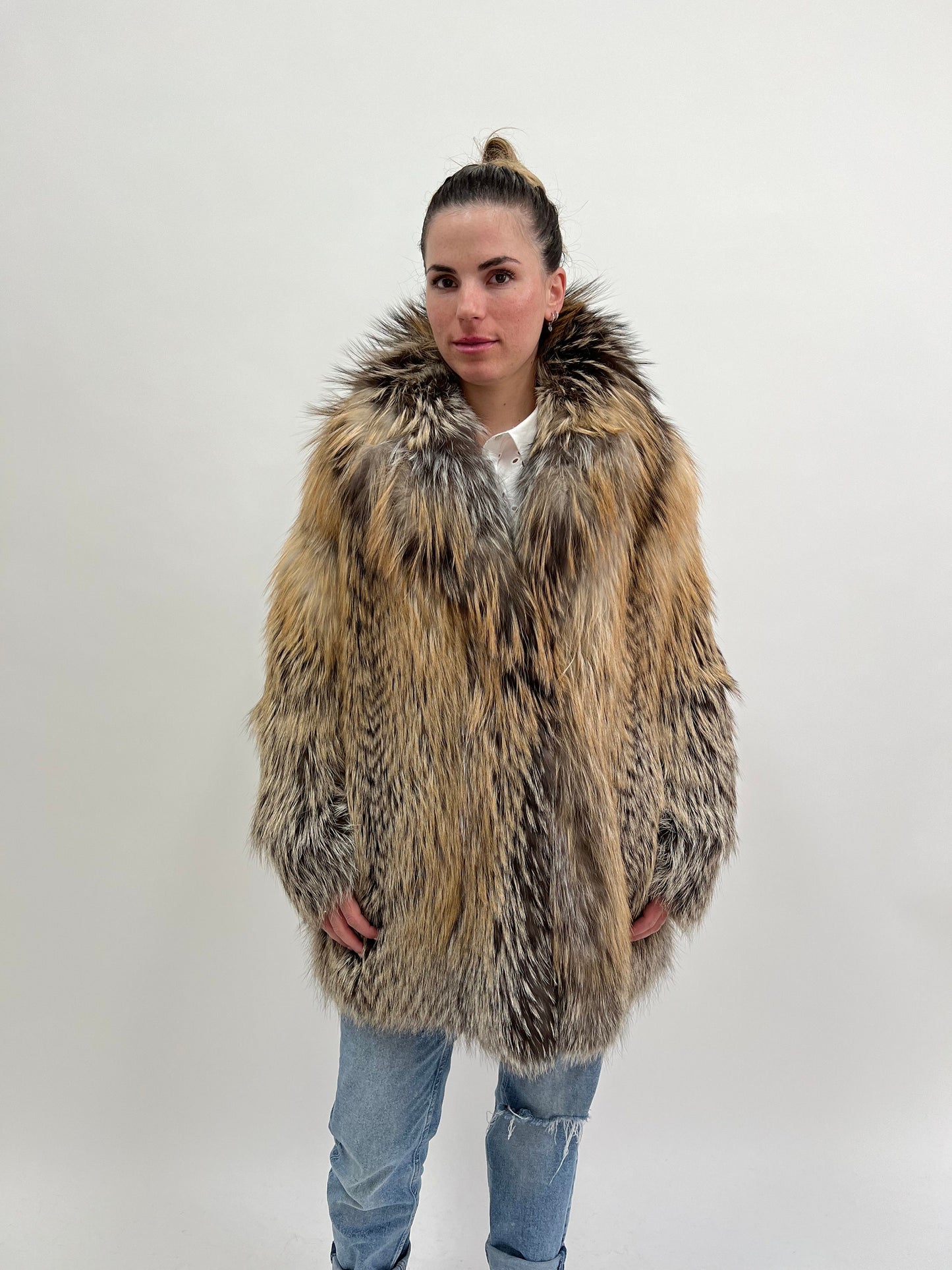 Gold Cross Fox Fur Coat: High Collar Luxury Stroller