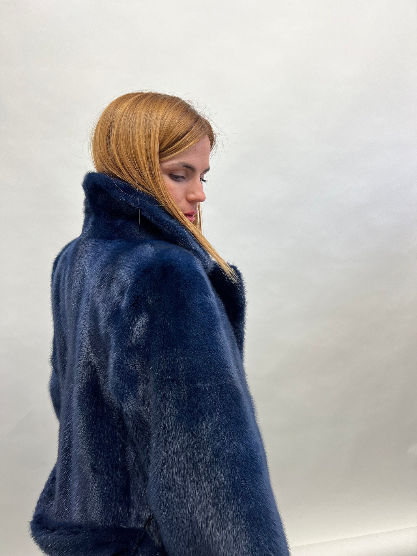Handmade Navy Blue Mink Fur Coat: Collared Belted Stroller, Large
