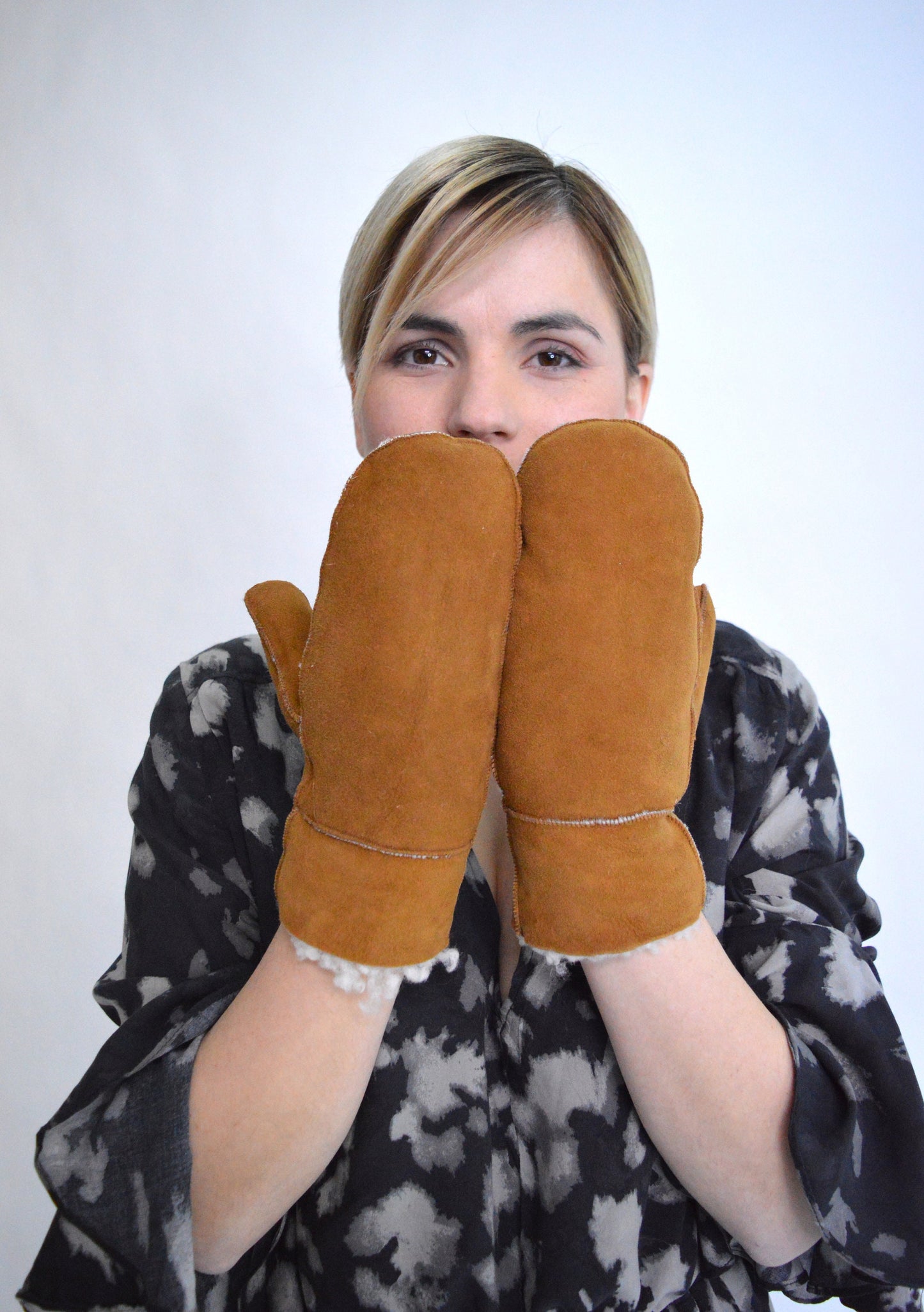 Camel Sheepskin Fur Mittens: Genuine Shearling Gloves