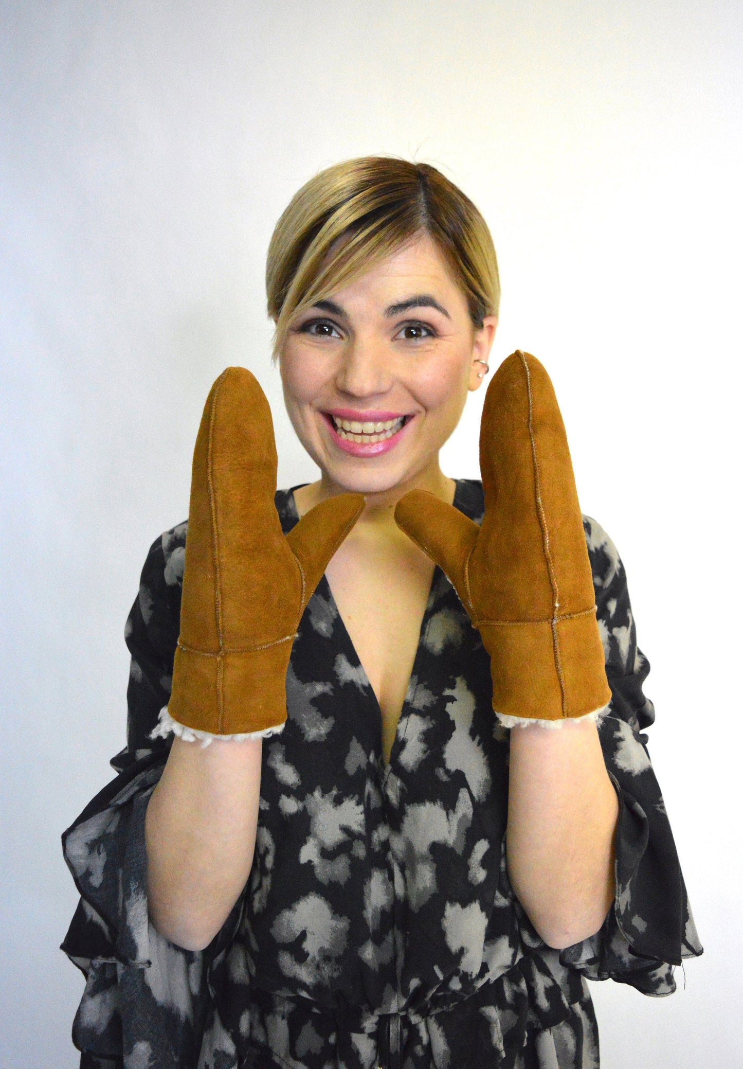 Camel Sheepskin Fur Mittens: Genuine Shearling Gloves